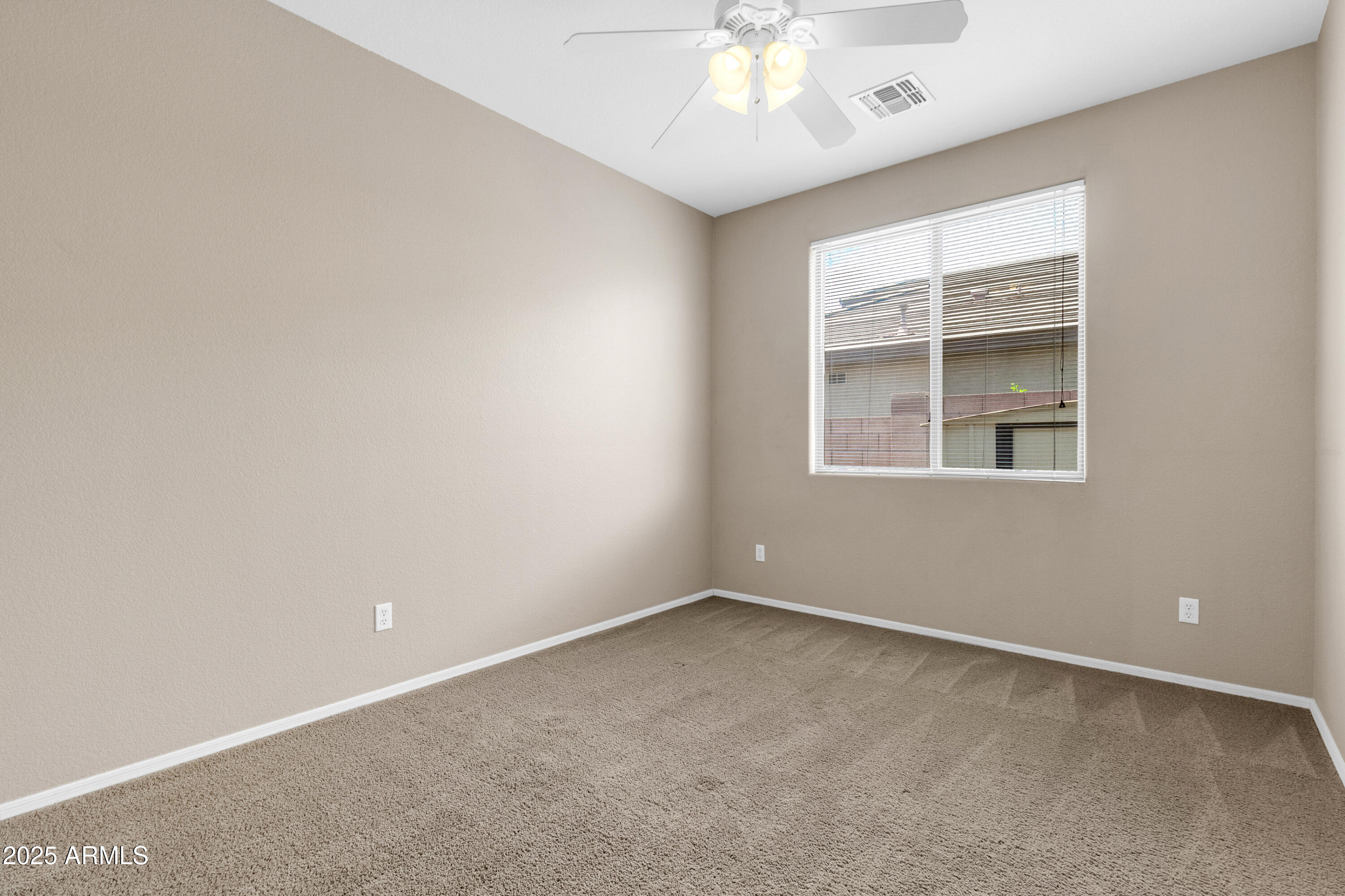 1422 E EBONY Drive