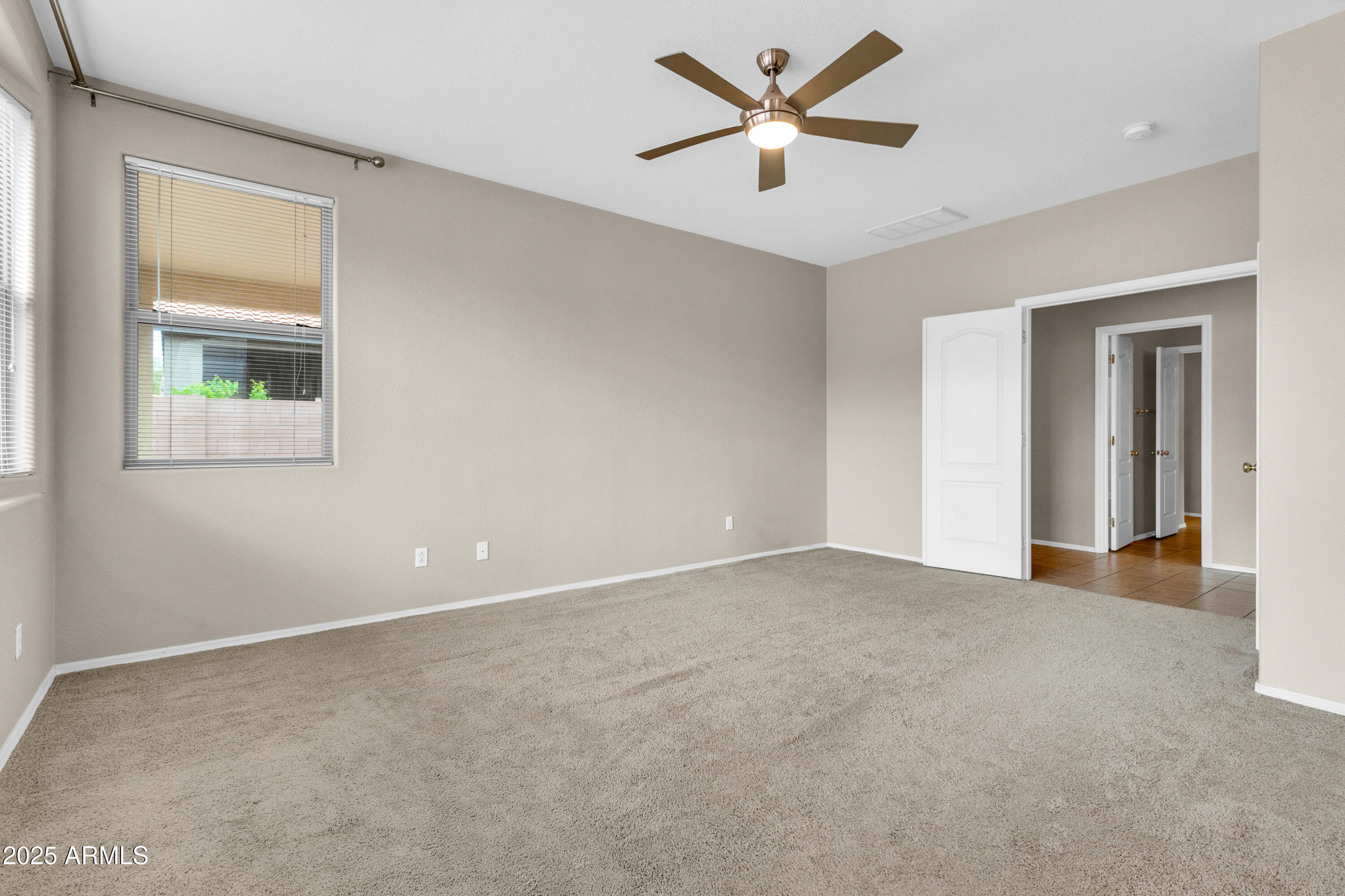1422 E EBONY Drive