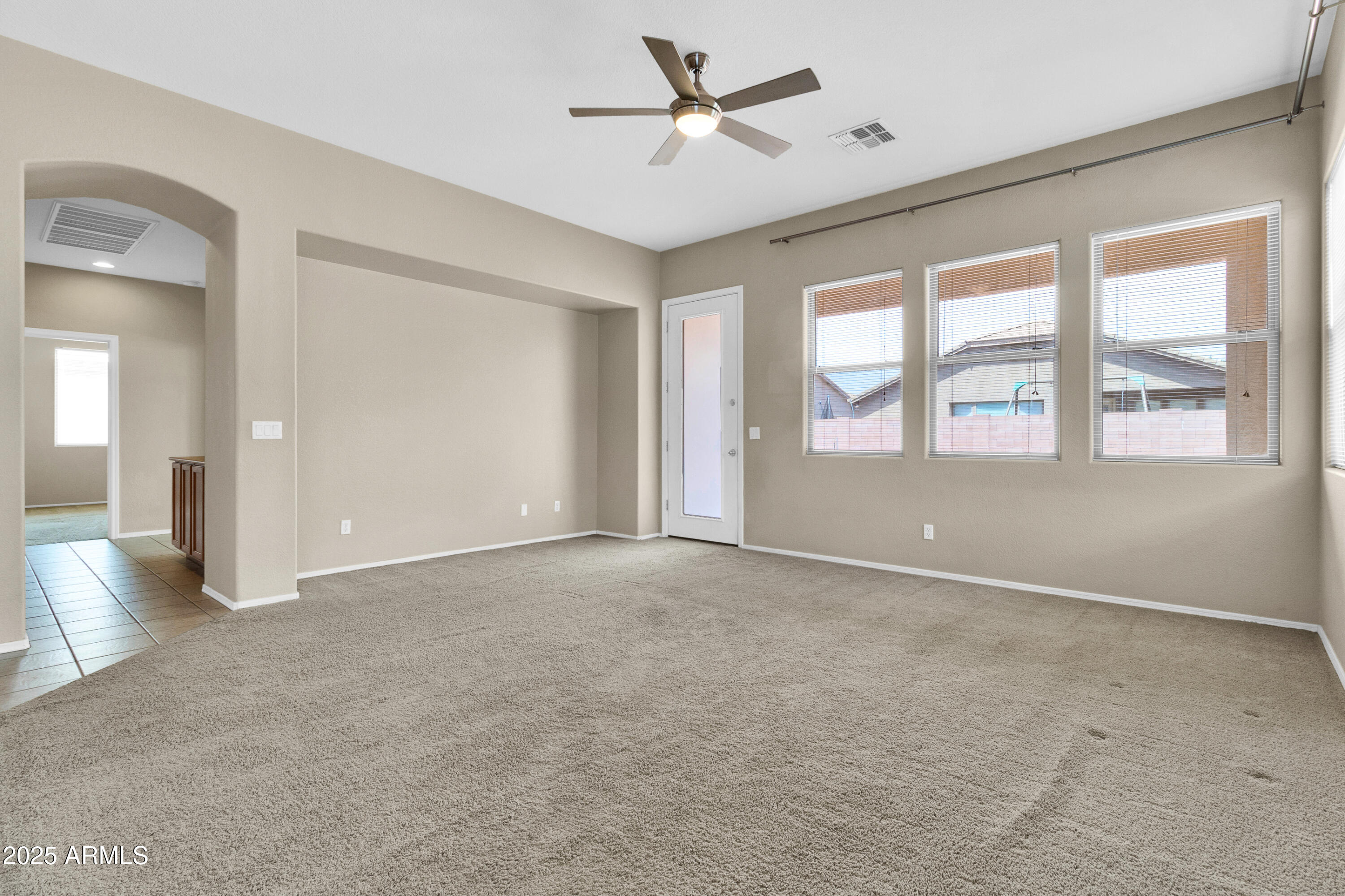 1422 E EBONY Drive