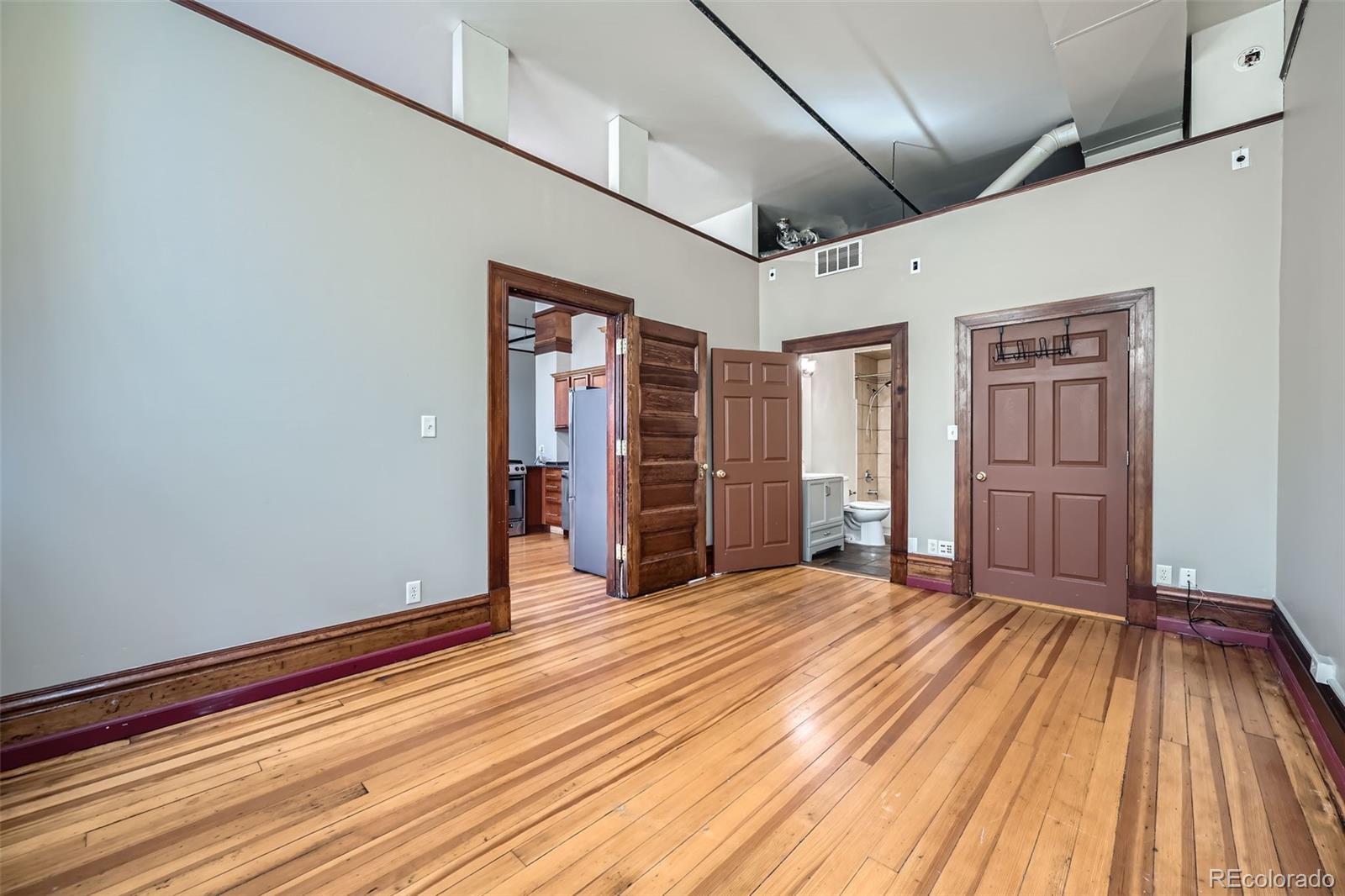 211 W 2nd Street Unit: 205