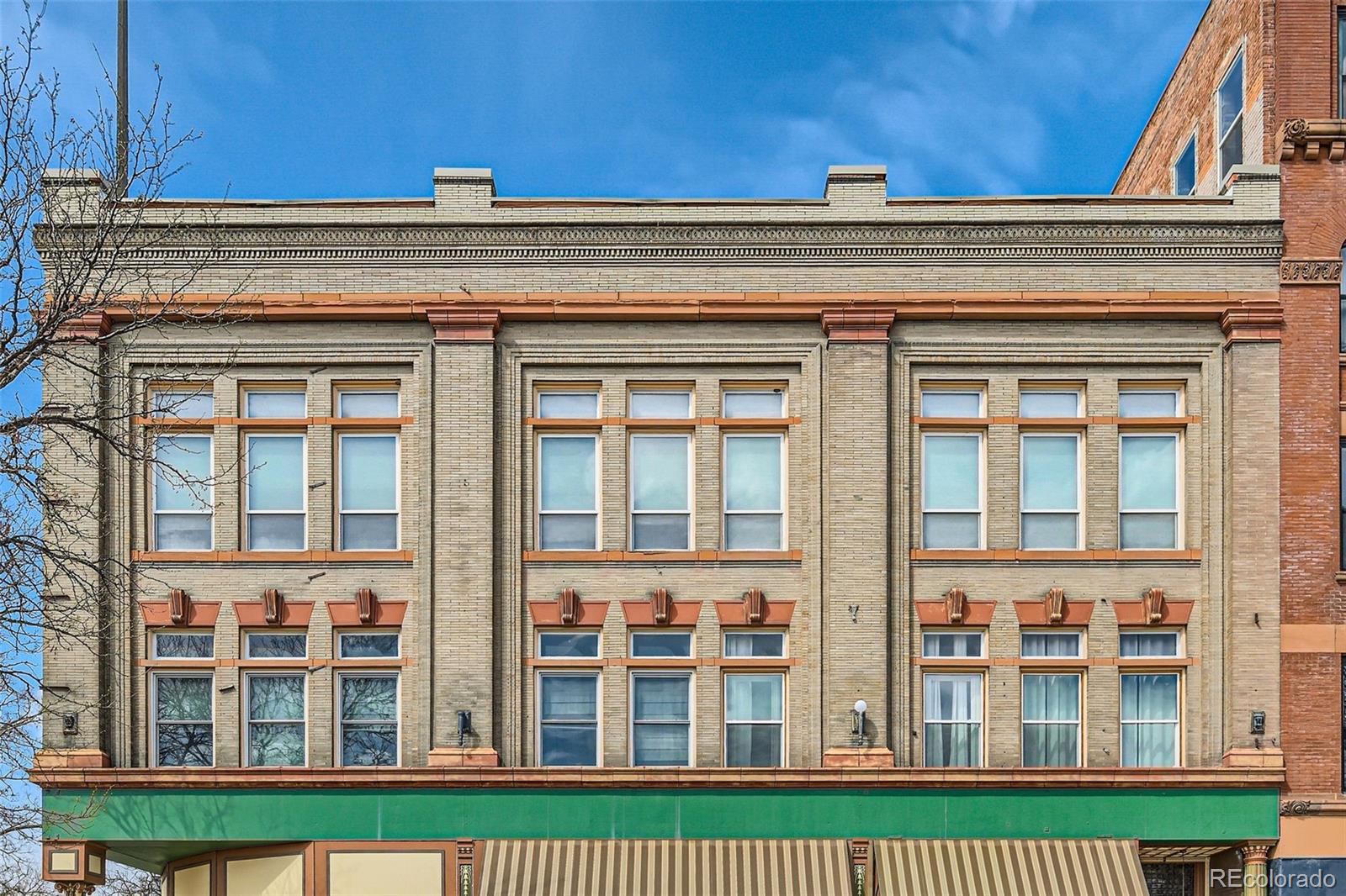 211 W 2nd Street Unit: 205