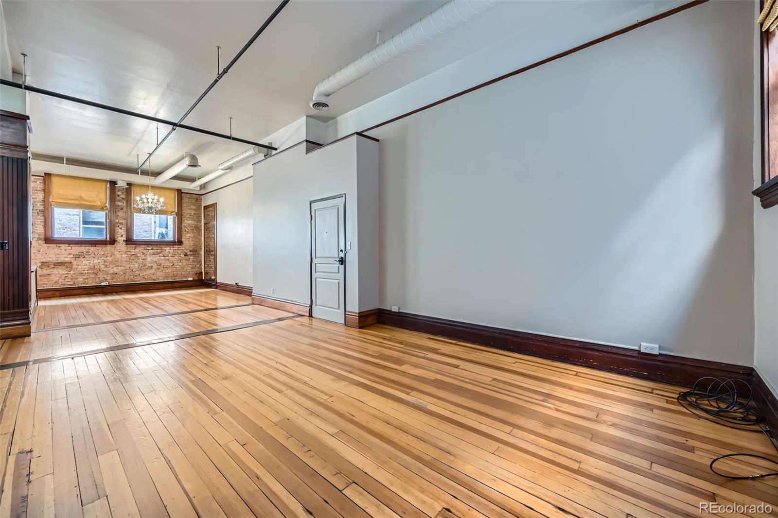 211 W 2nd Street Unit: 205