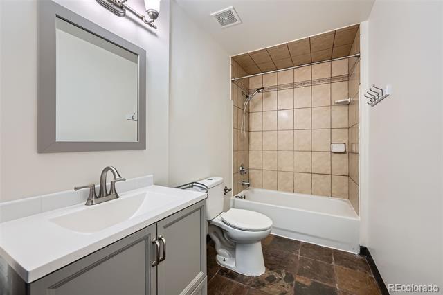 211 W 2nd Street Unit: 205