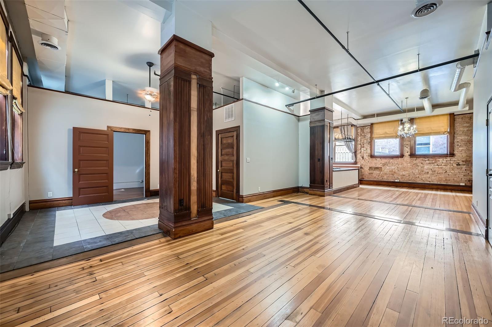 211 W 2nd Street Unit: 205