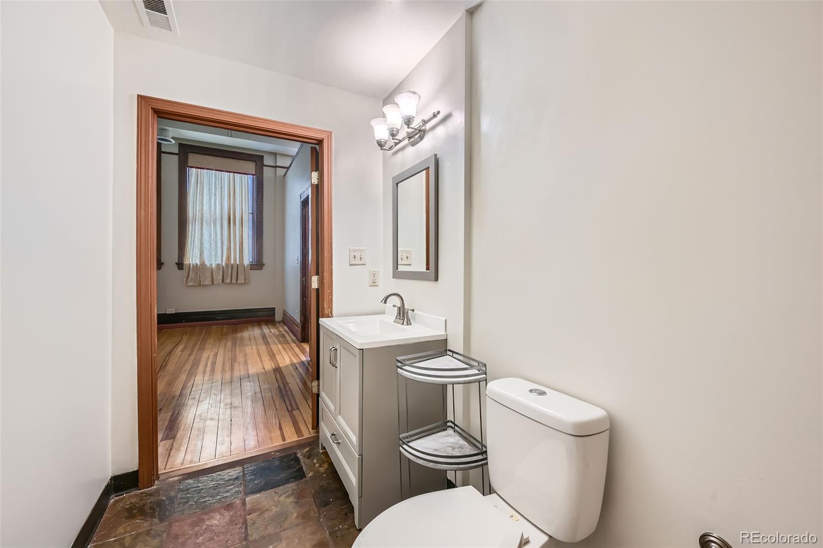 211 W 2nd Street Unit: 205