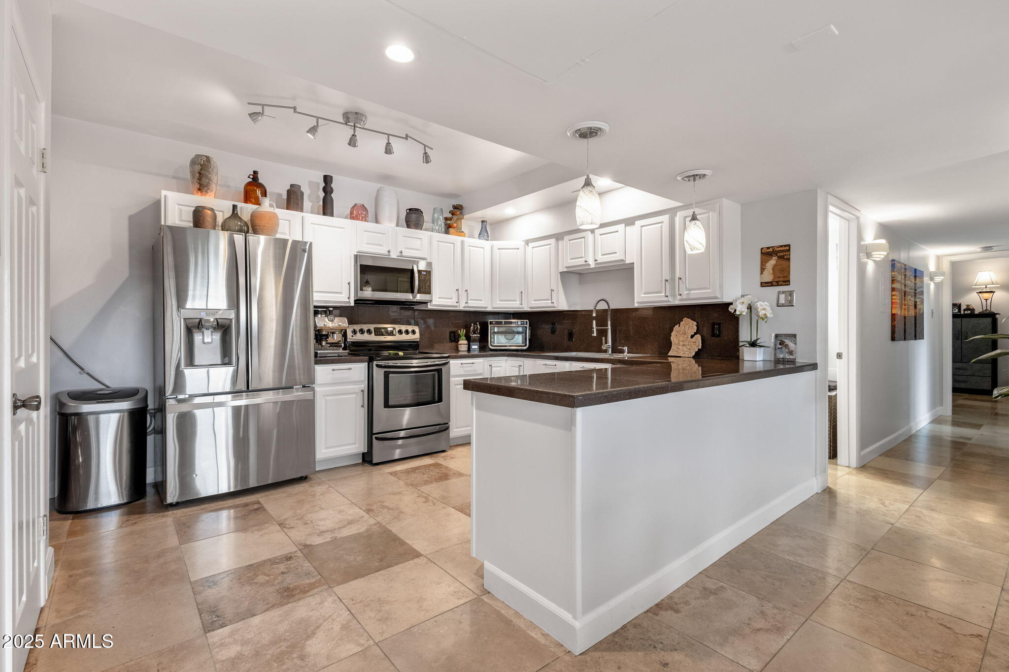 349 E THOMAS Road E401