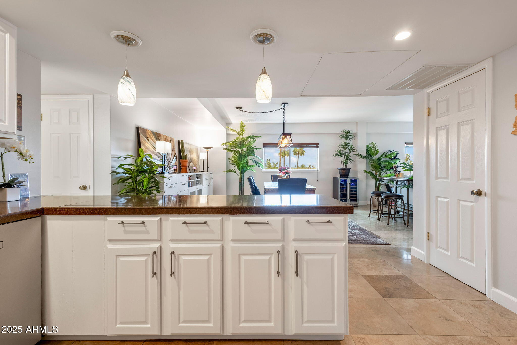 349 E THOMAS Road E401