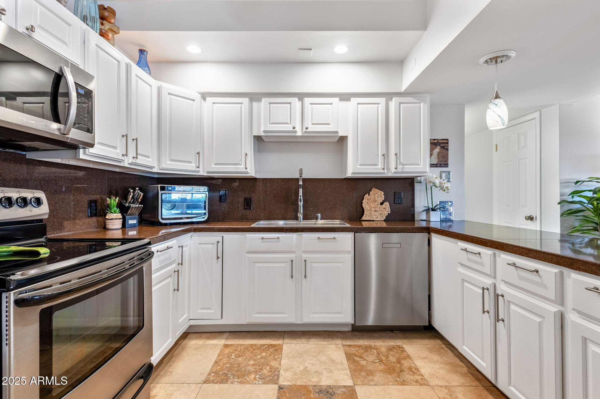 349 E THOMAS Road E401