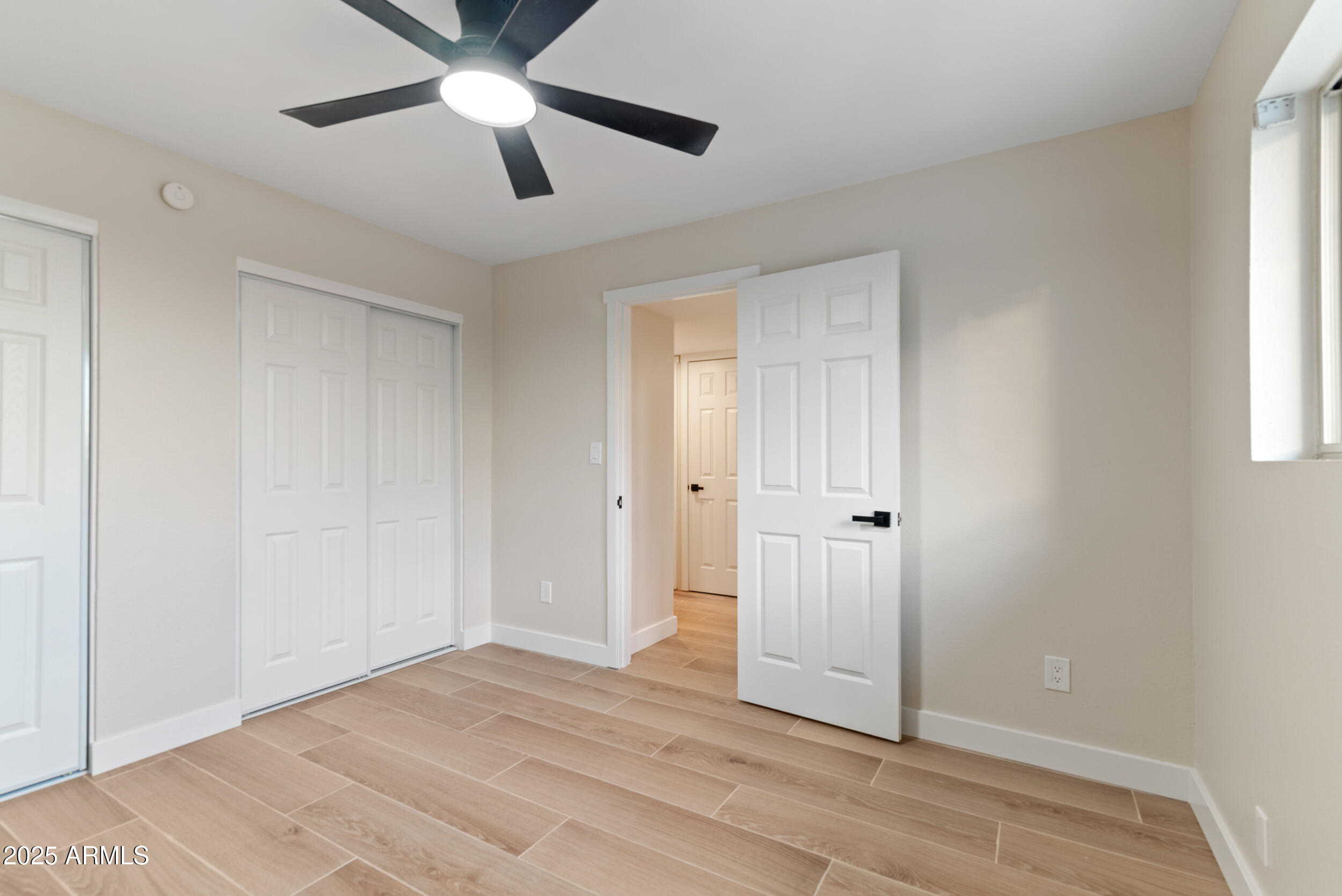6802 N 22ND Place