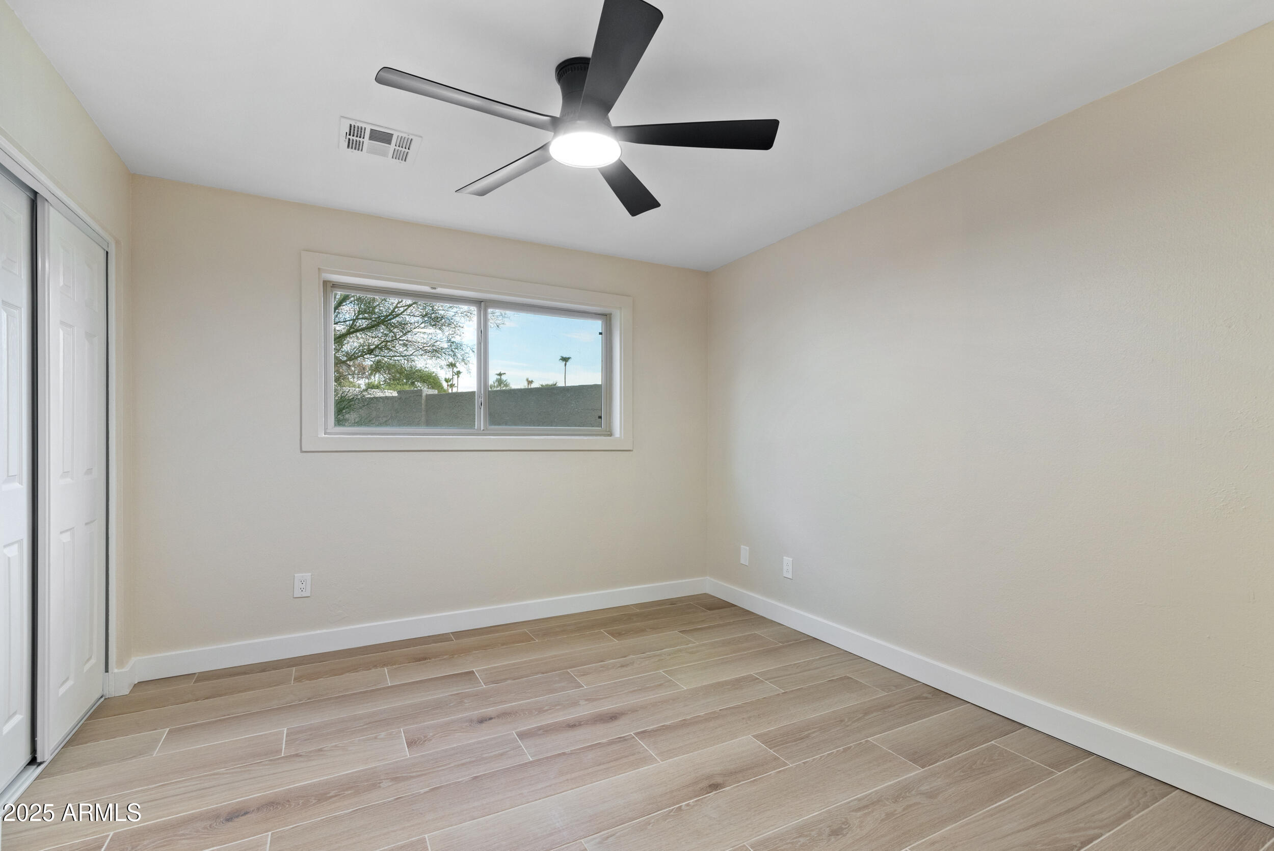 6802 N 22ND Place
