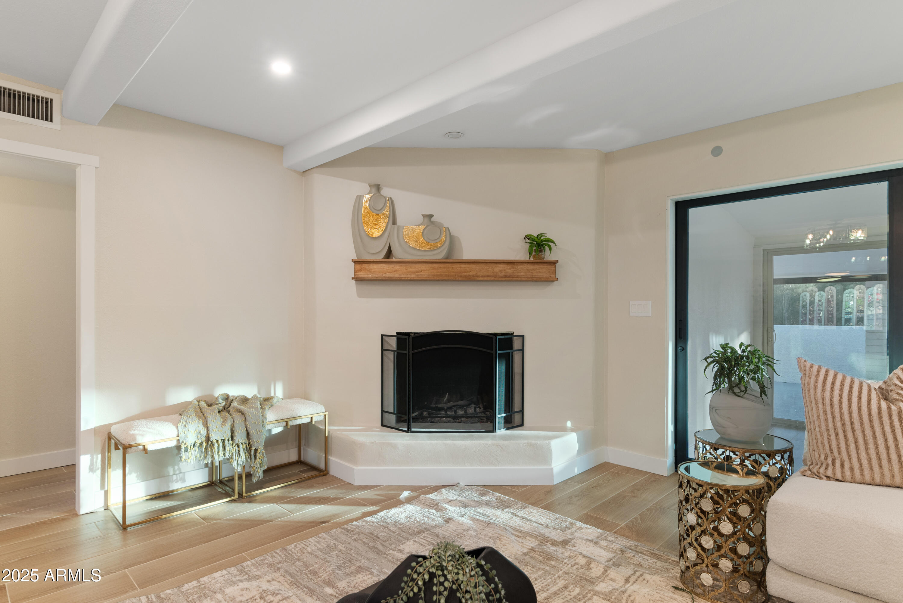 6802 N 22ND Place