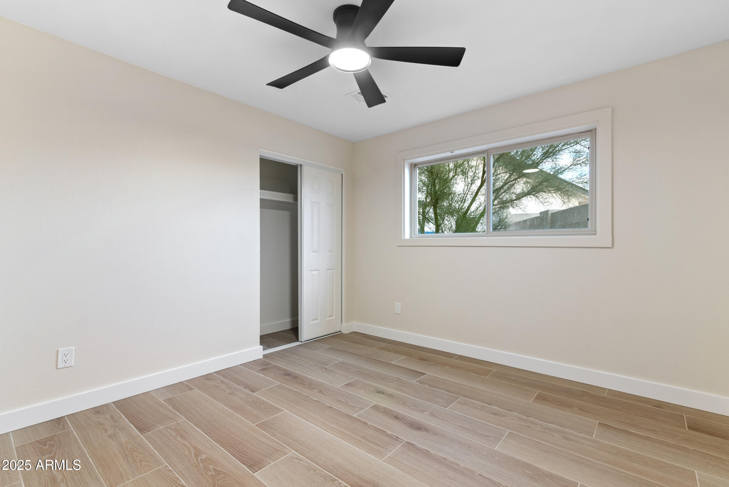 6802 N 22ND Place