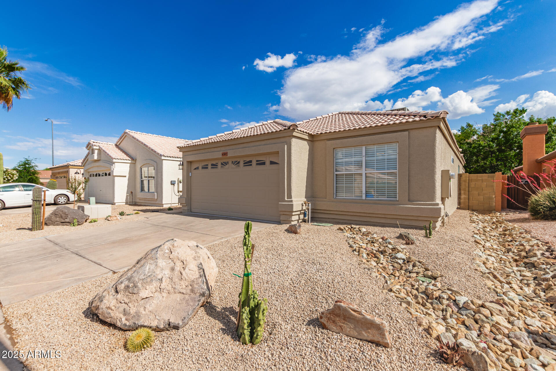 4387 E HARTFORD Avenue, Phoenix