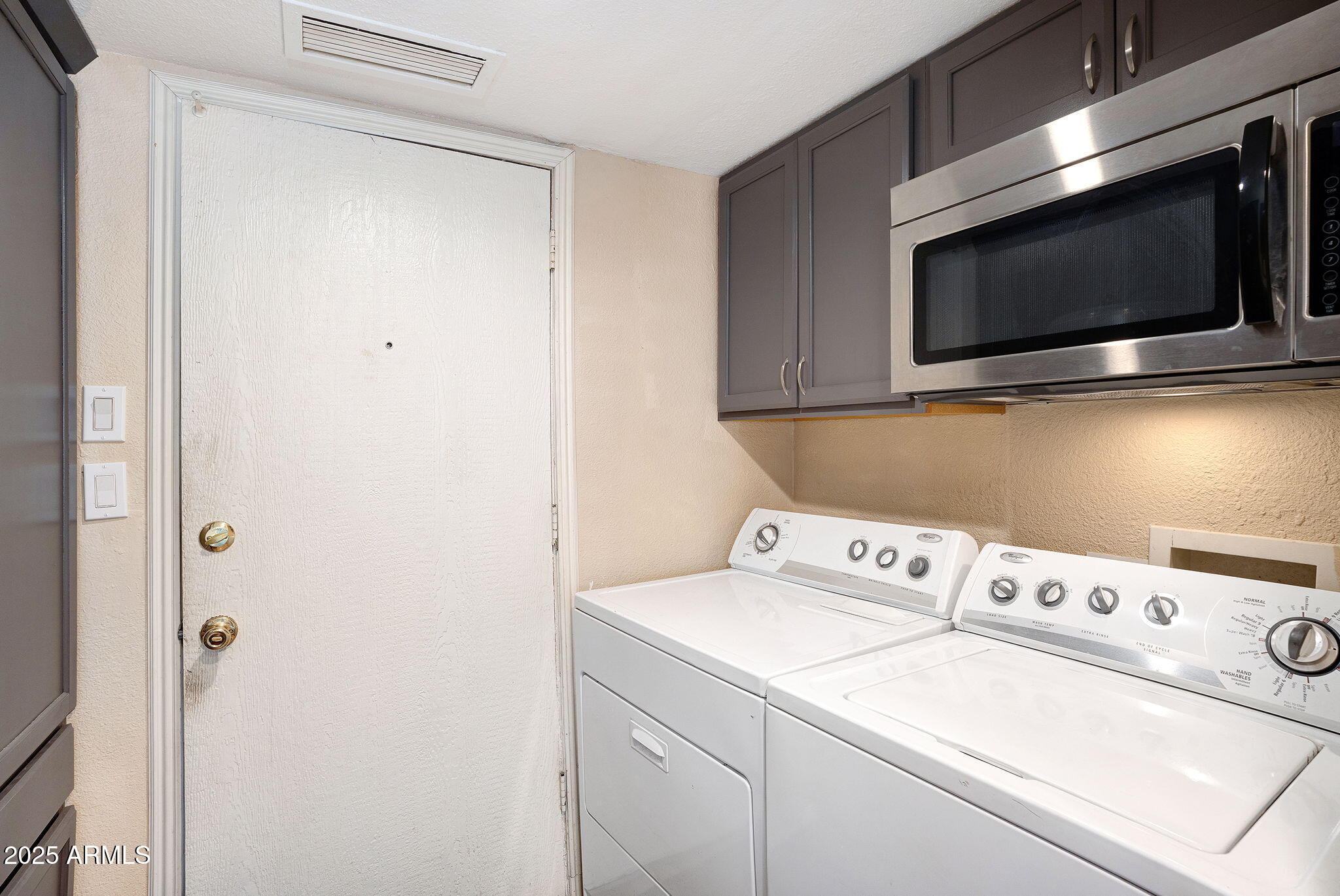 10445 N 11TH Place, 3