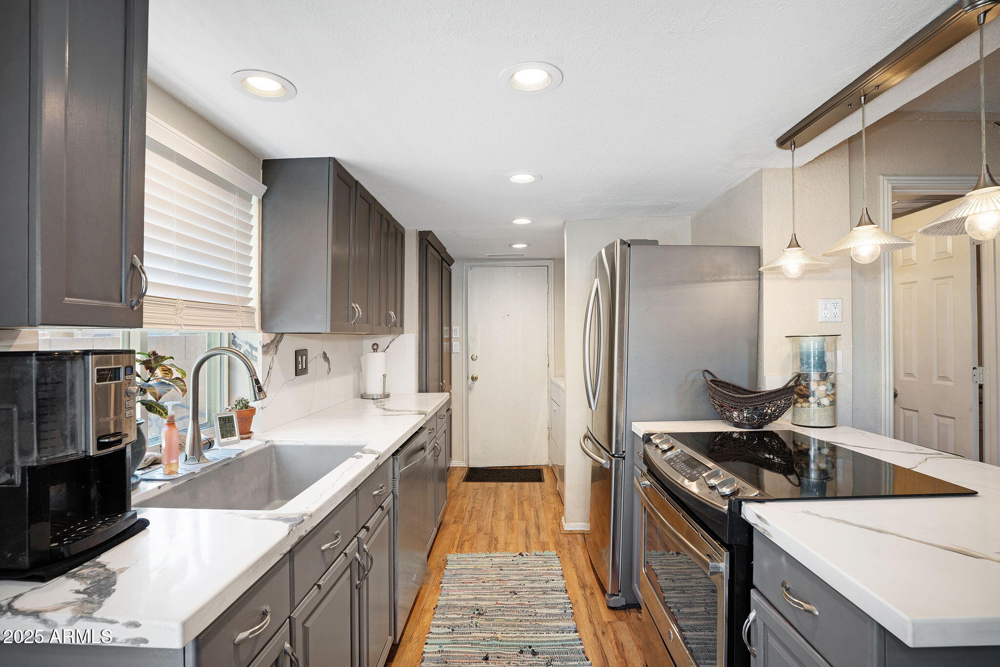 10445 N 11TH Place, 3