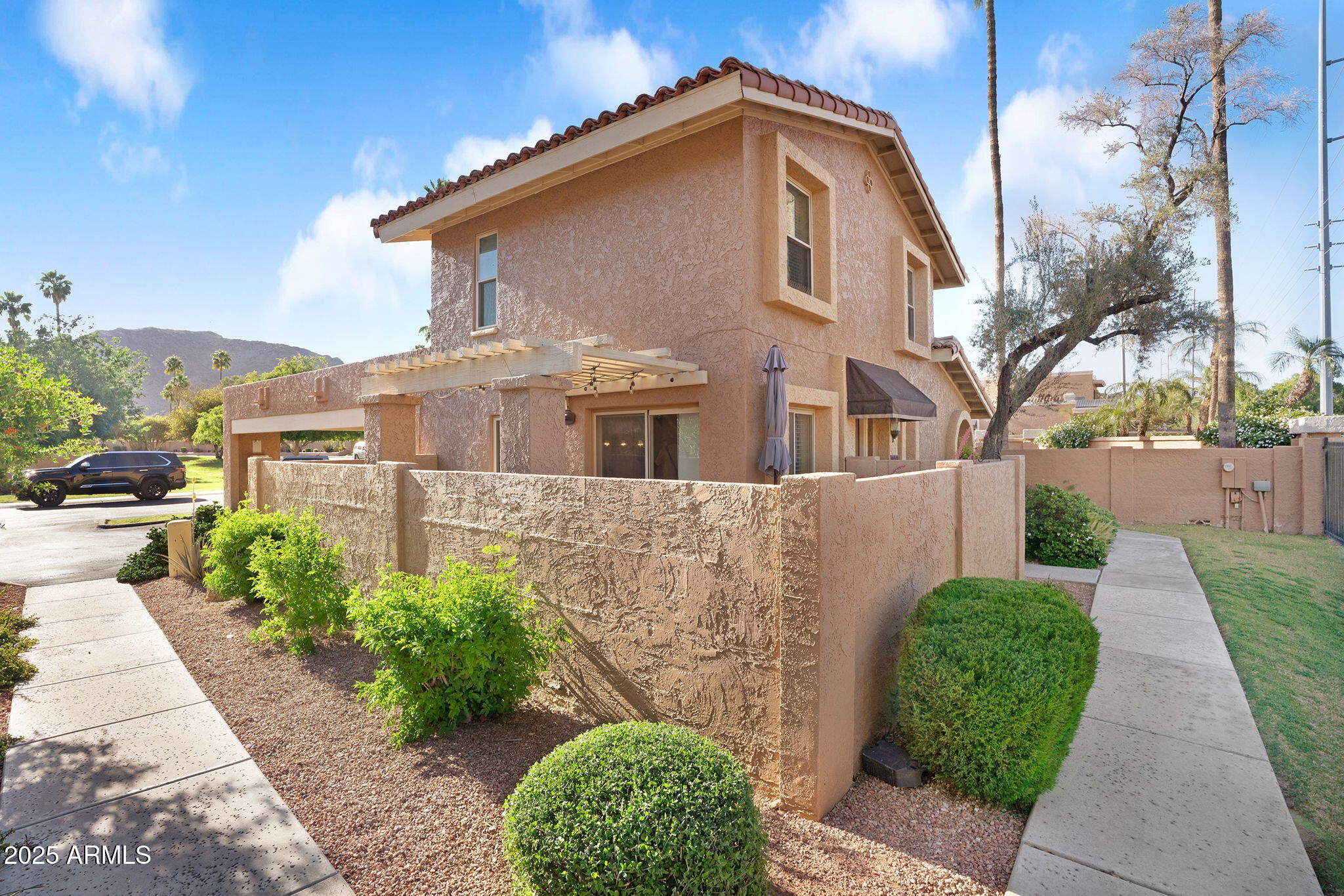 10445 N 11TH Place, 3