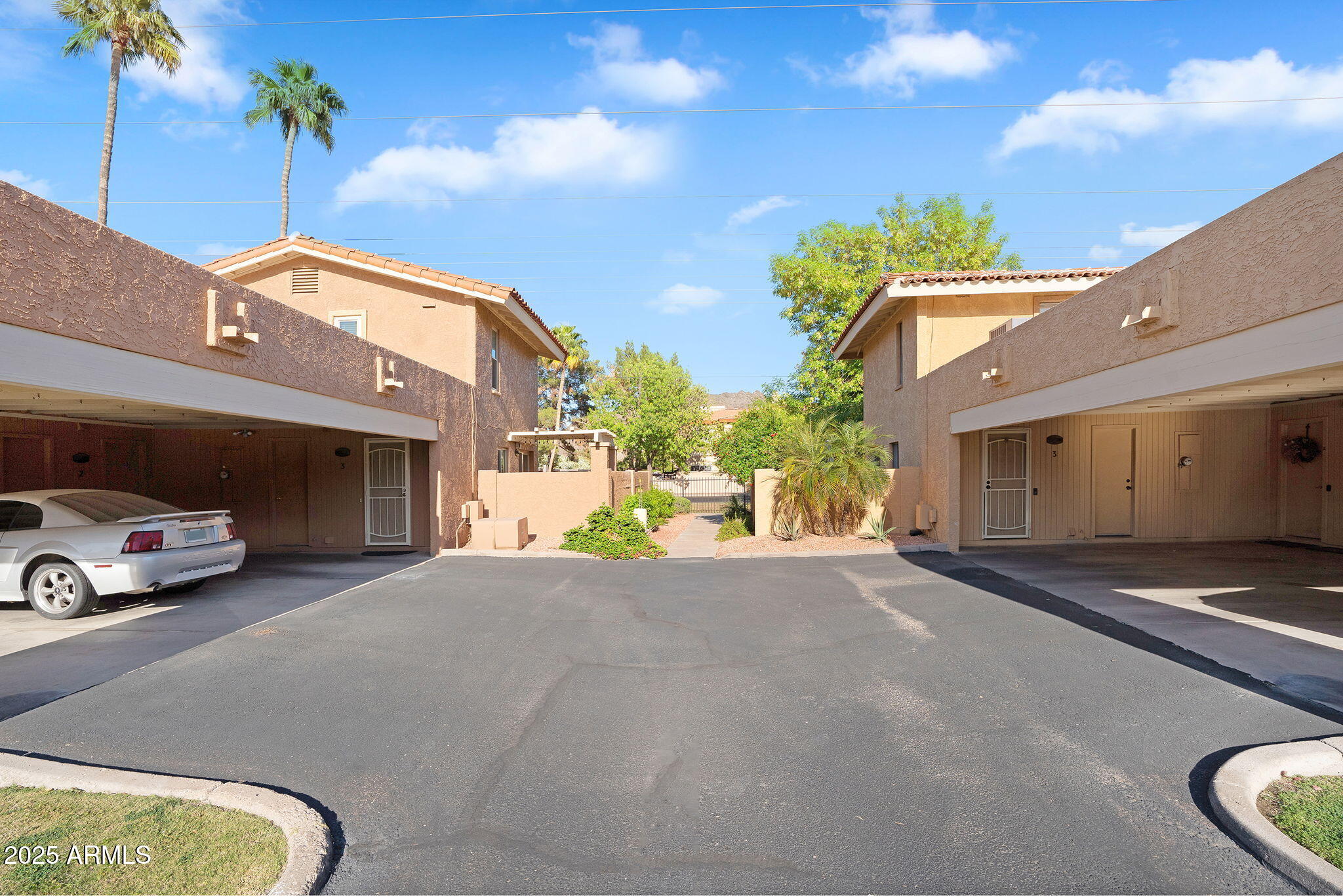 10445 N 11TH Place, 3