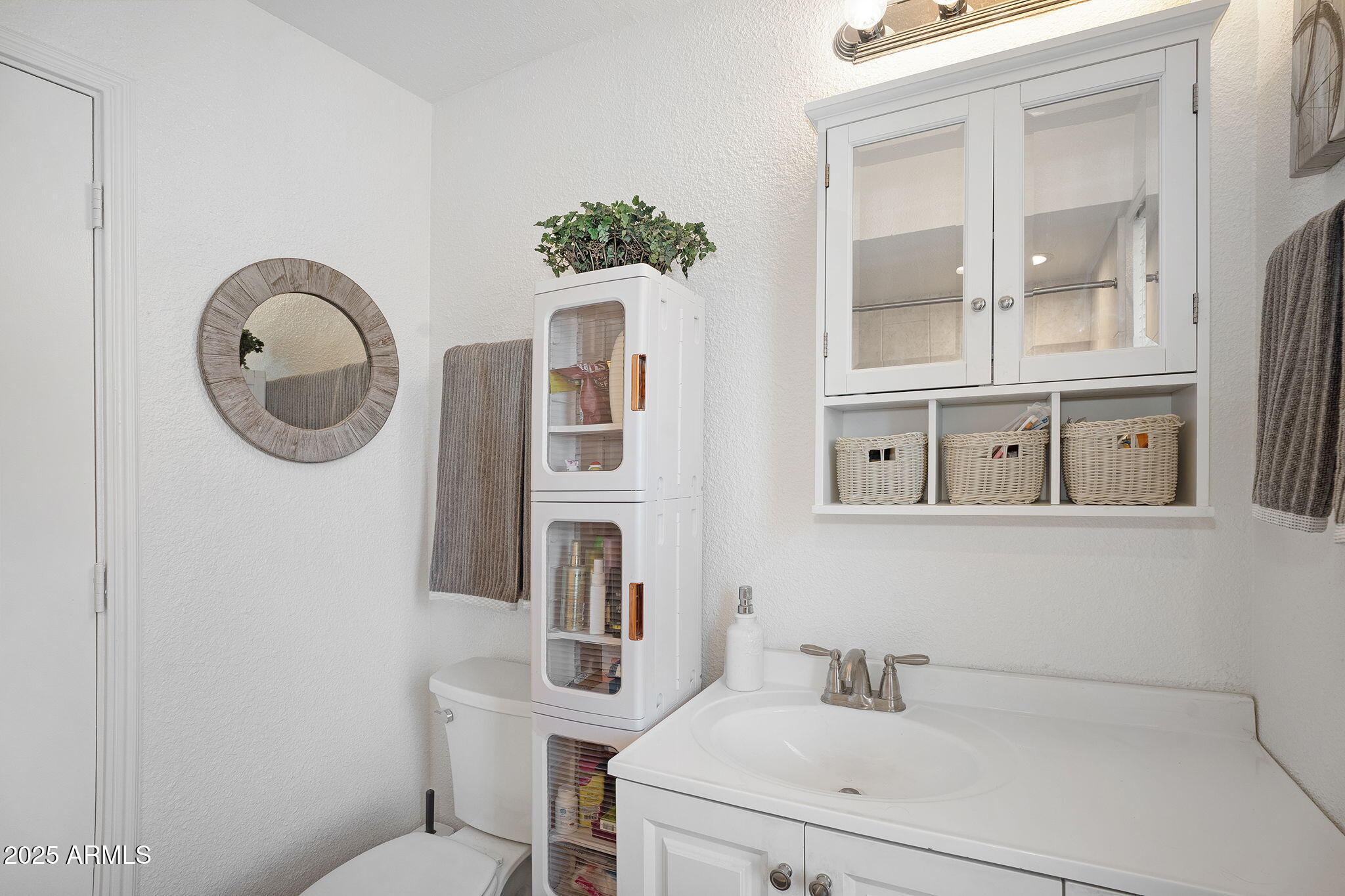 10445 N 11TH Place, 3