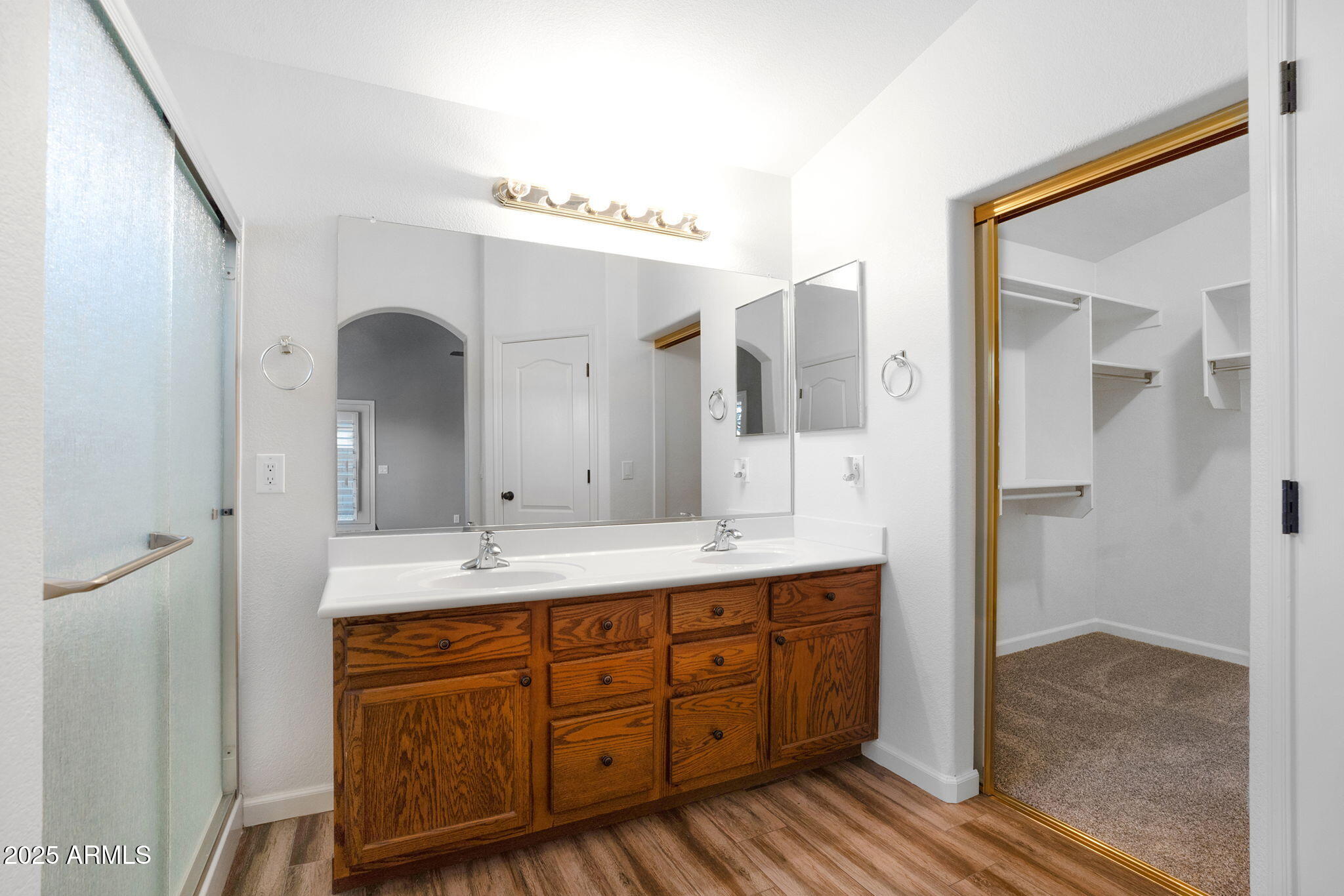 418 E CLAIRIDGE Drive