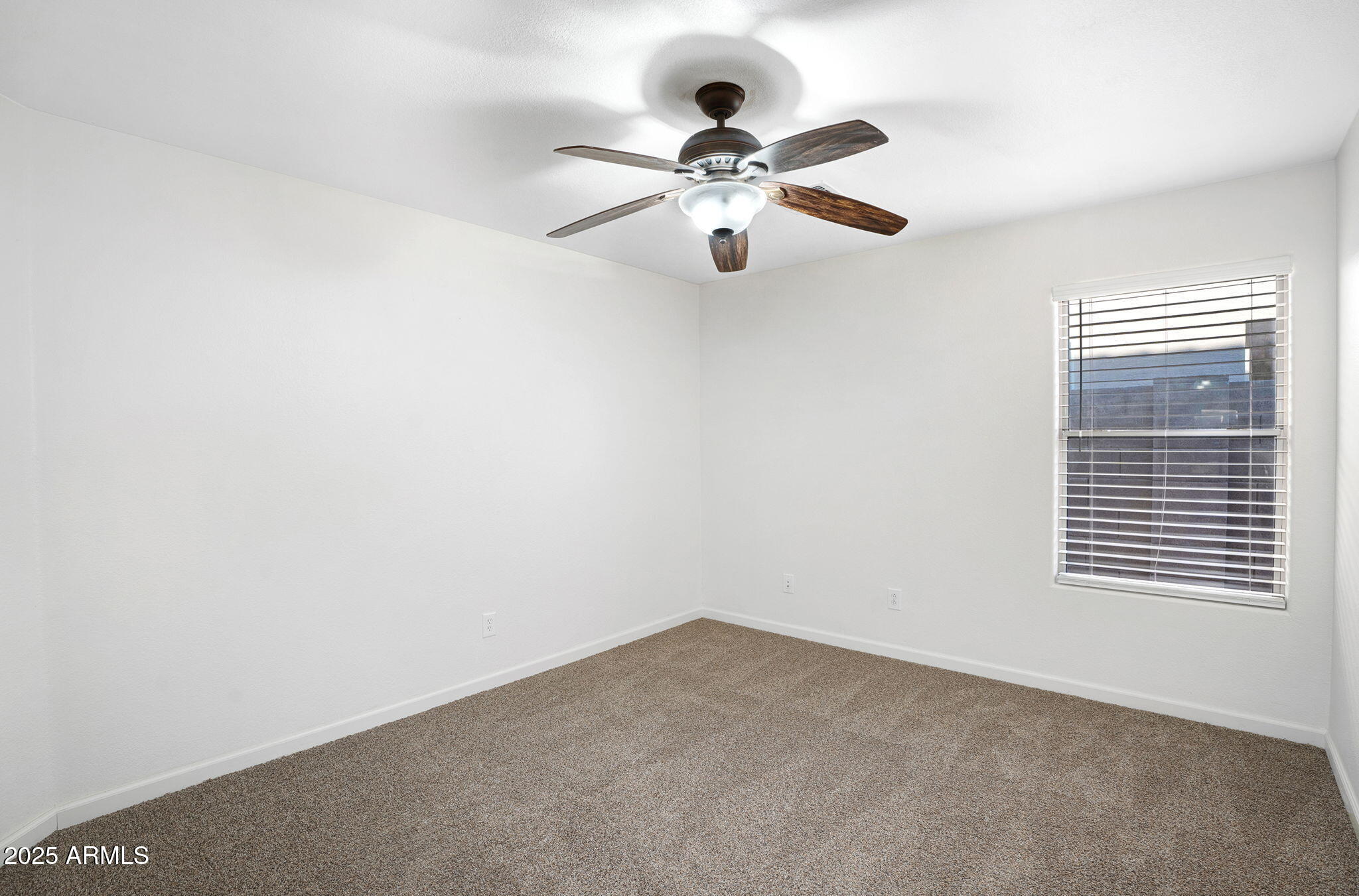 418 E CLAIRIDGE Drive