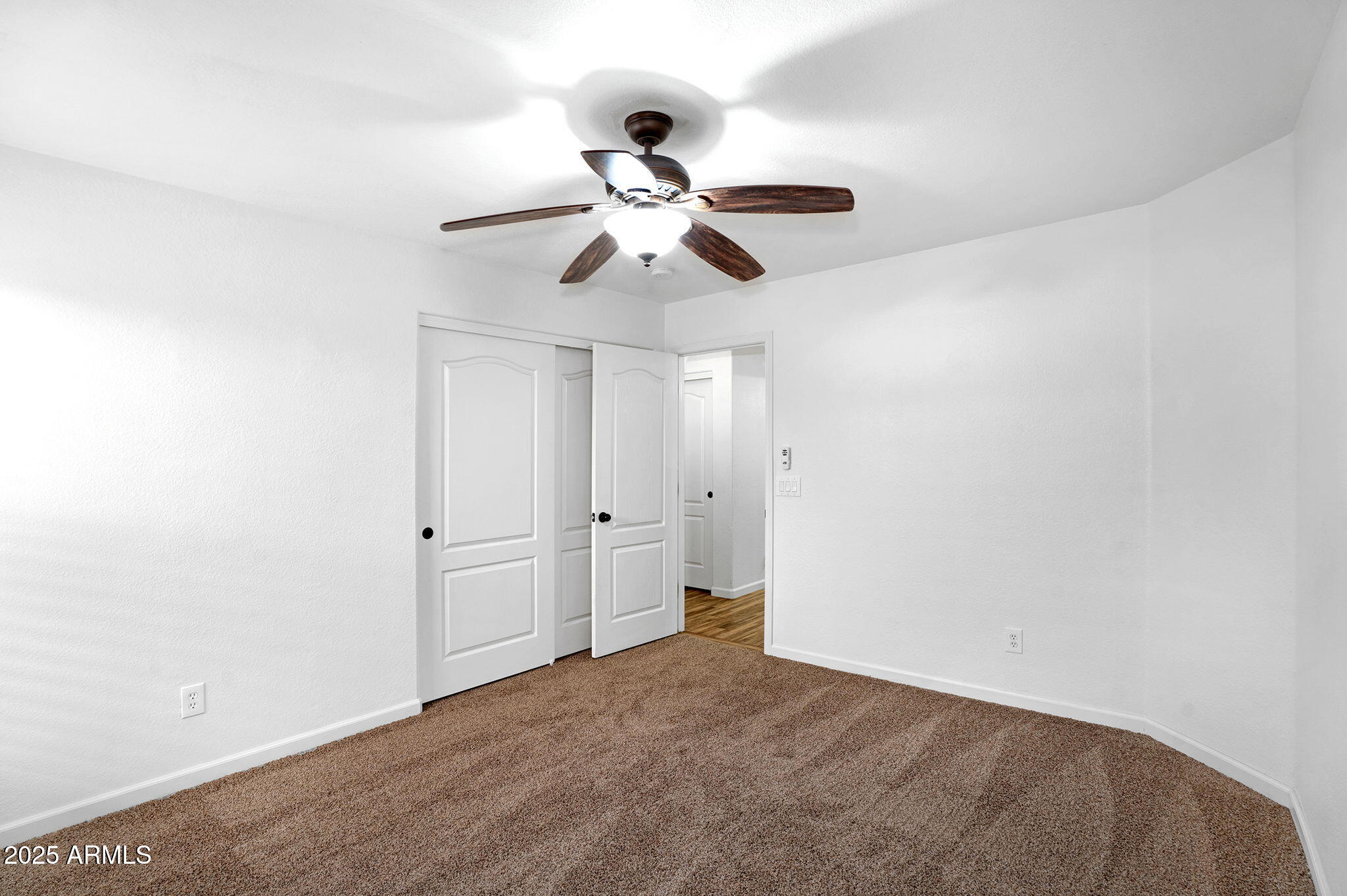 418 E CLAIRIDGE Drive