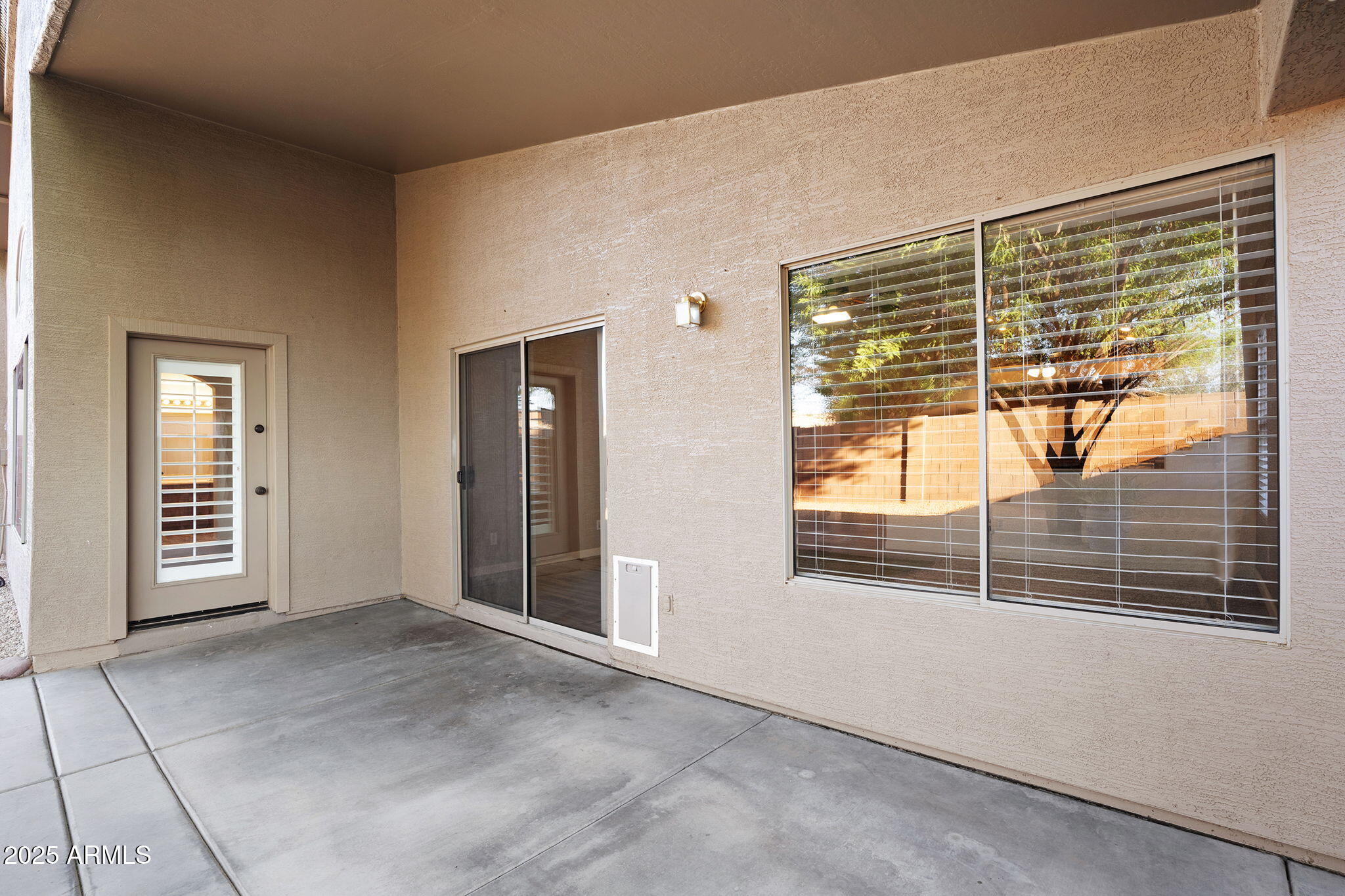 418 E CLAIRIDGE Drive