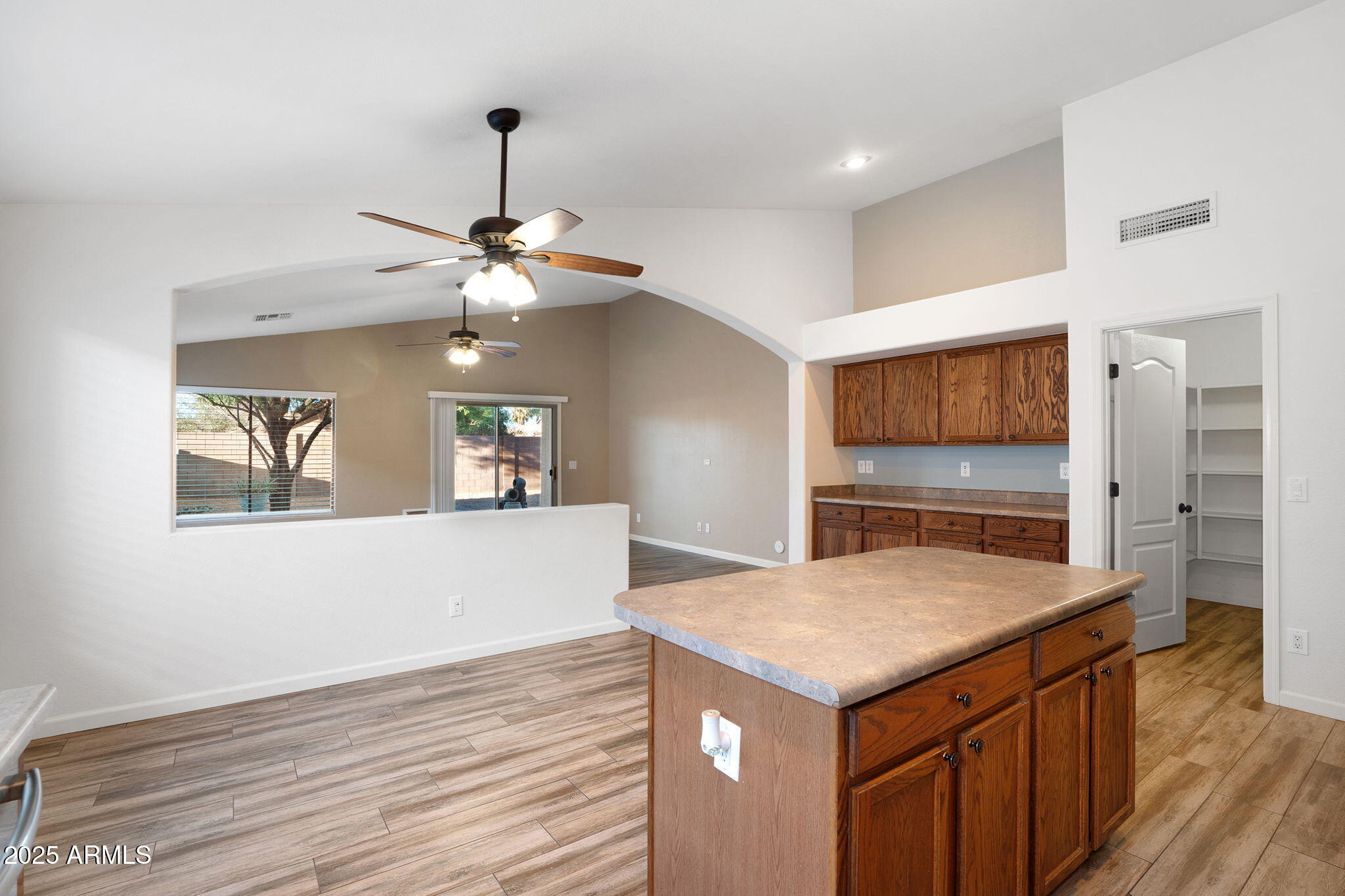 418 E CLAIRIDGE Drive
