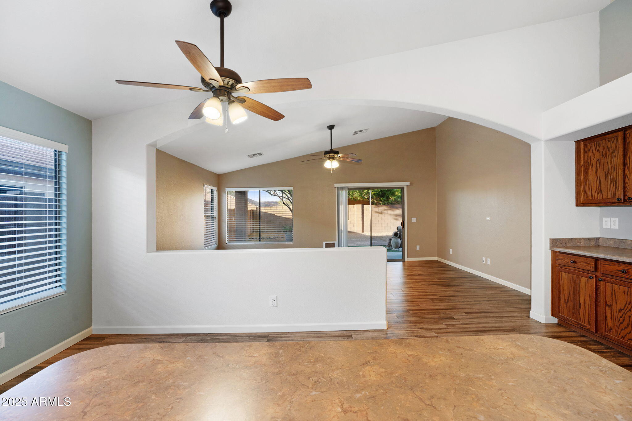 418 E CLAIRIDGE Drive