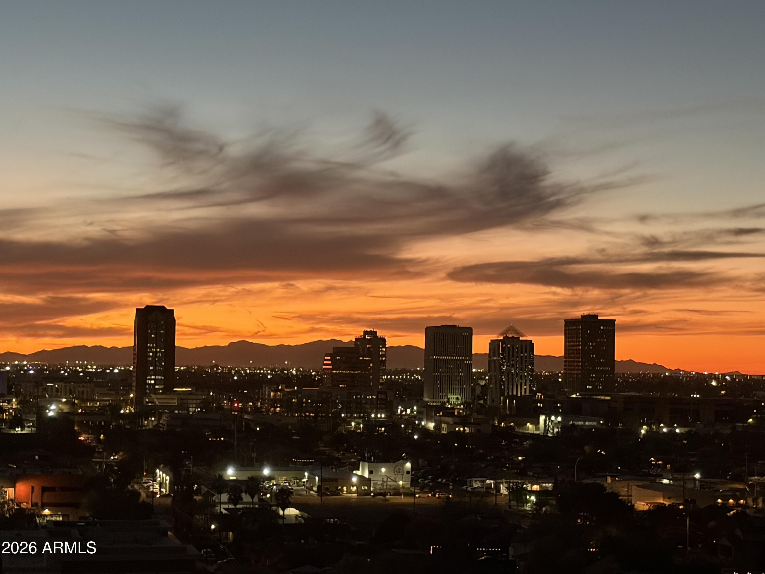 1040 E OSBORN Road, 1103