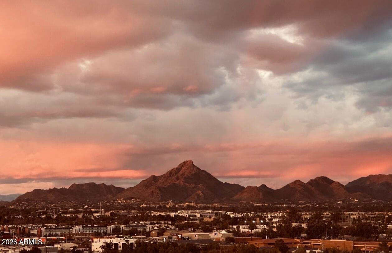 1040 E OSBORN Road, 1103