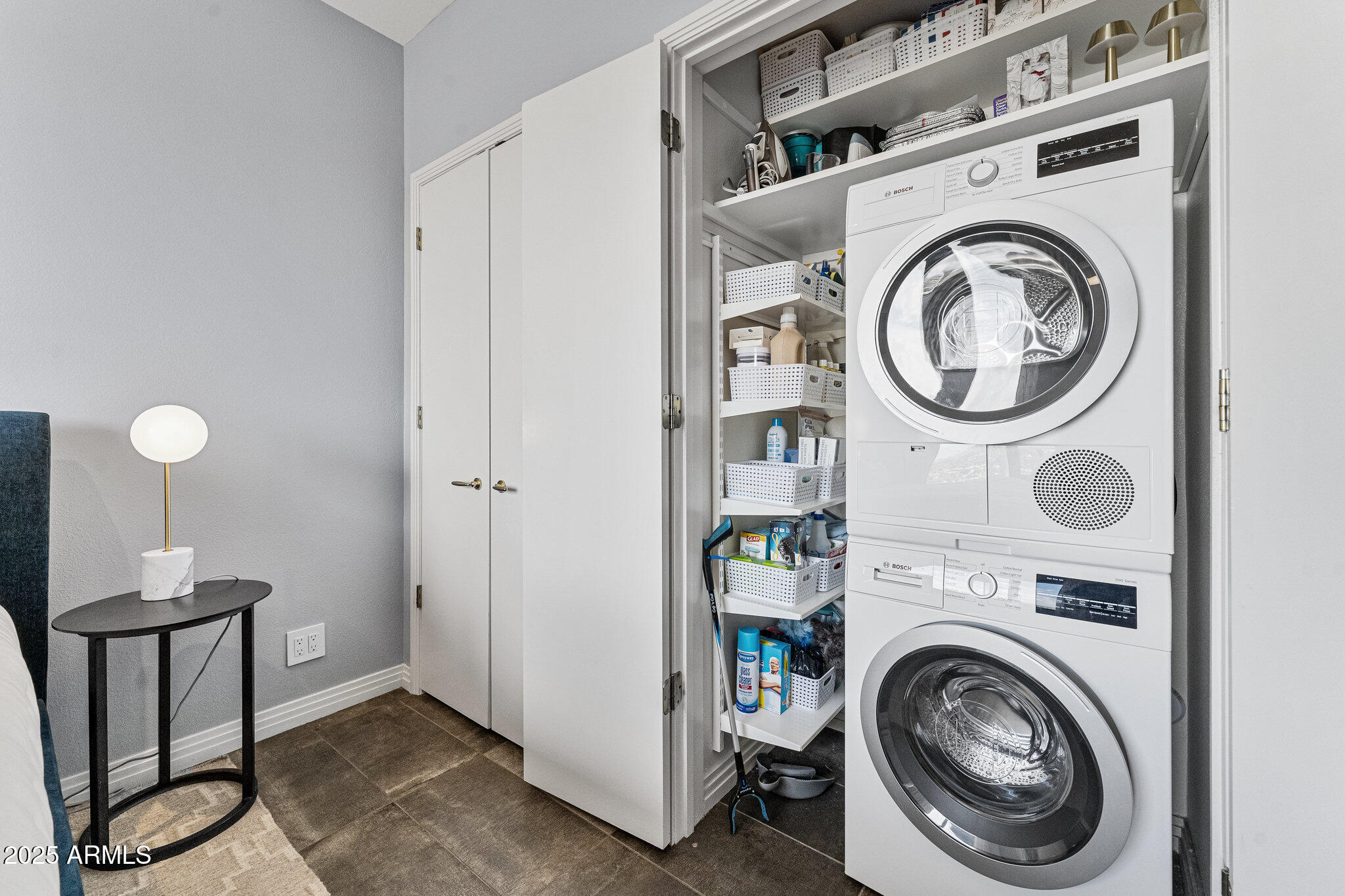 1040 E OSBORN Road, 1103