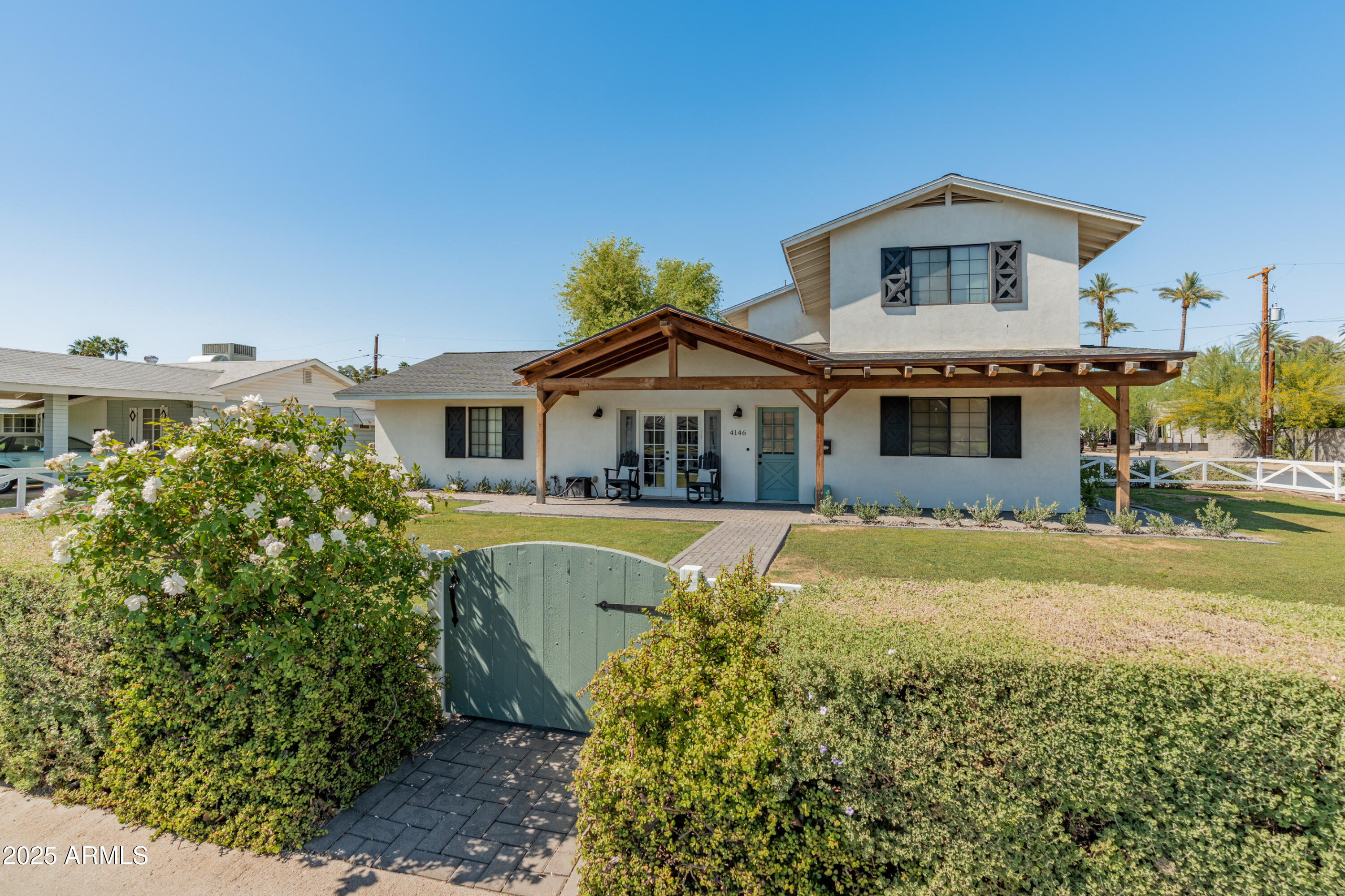 4146 E GLENROSA Avenue