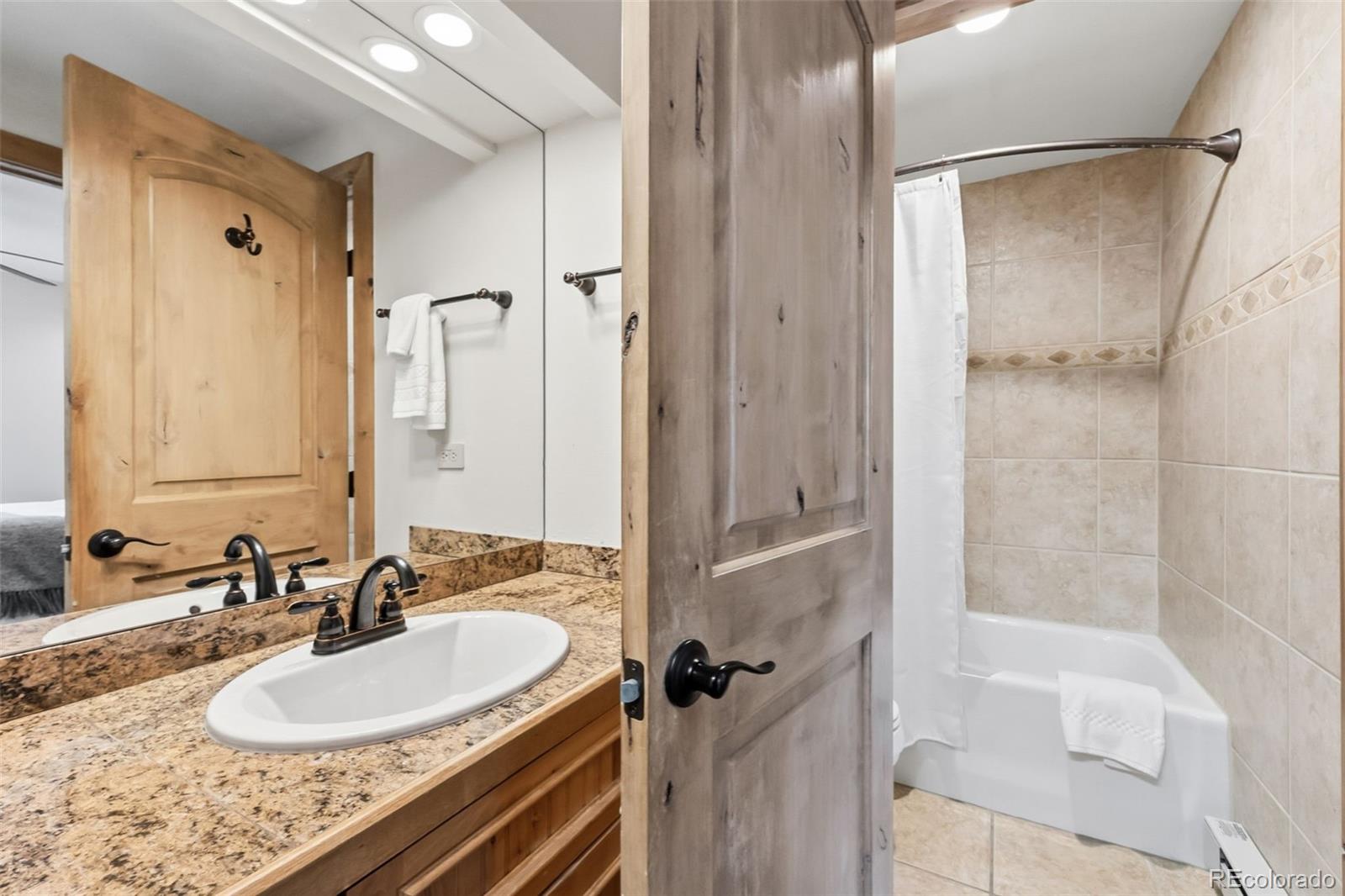 645 S Park Avenue Unit: 3-404