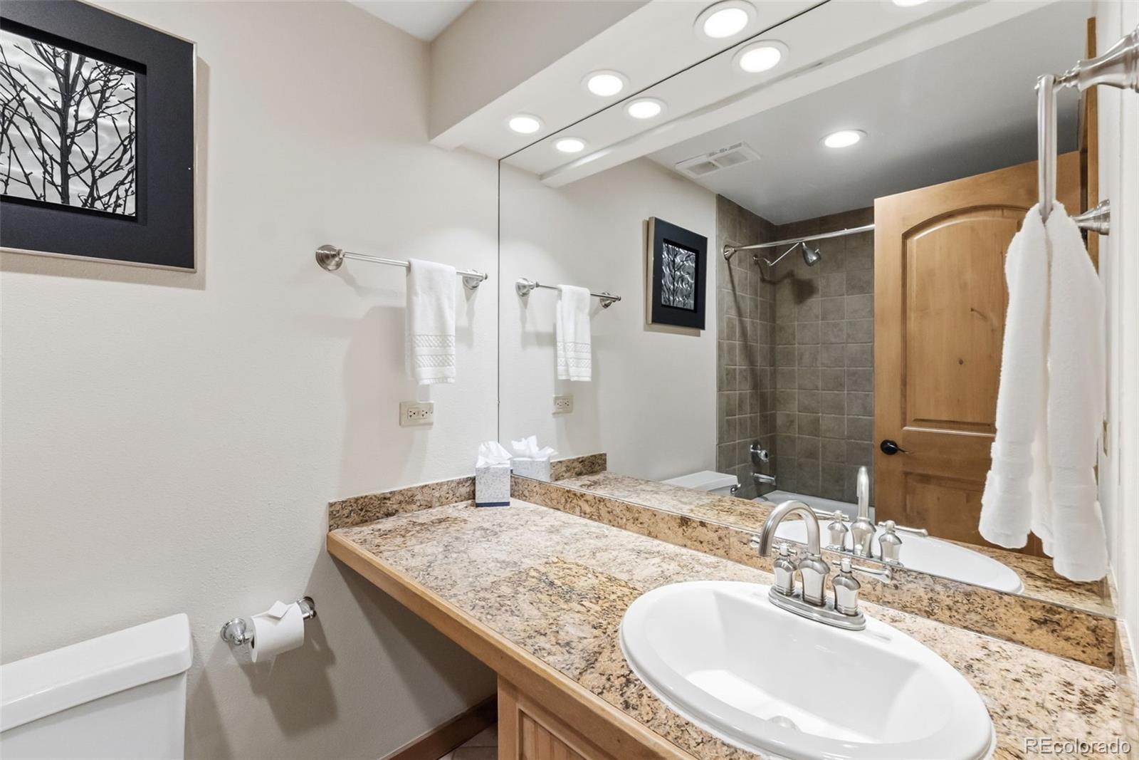 645 S Park Avenue Unit: 3-404