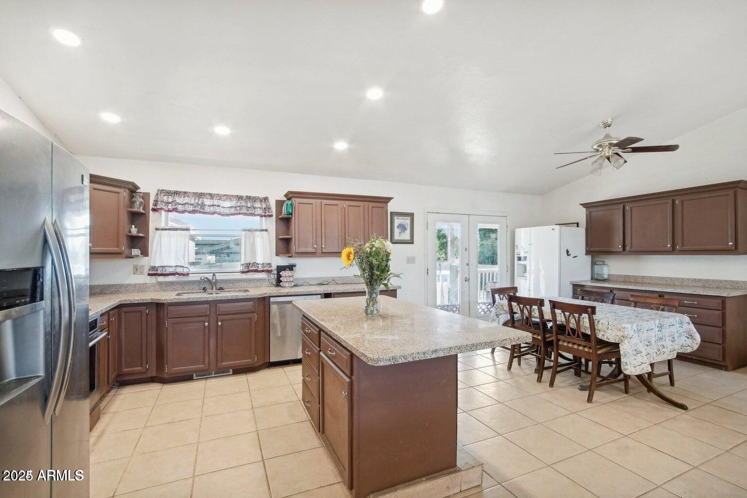 8343 W CALLE LEJOS