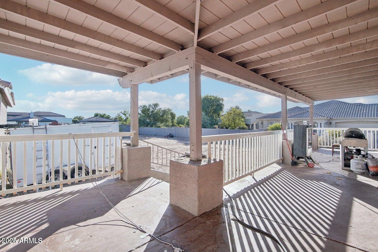 8343 W CALLE LEJOS