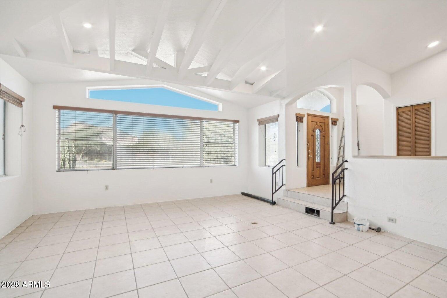 8343 W CALLE LEJOS