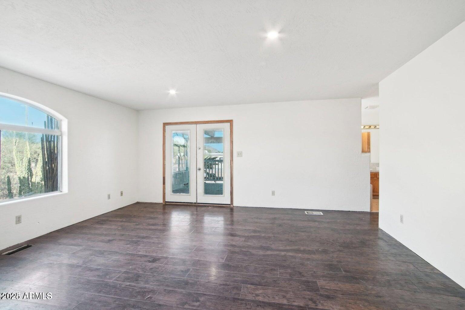 8343 W CALLE LEJOS