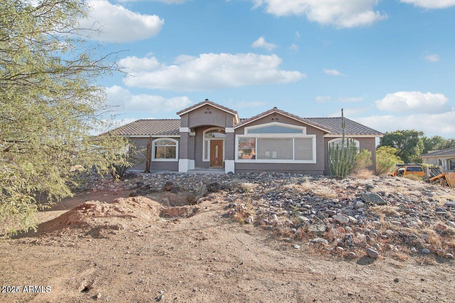8343 W CALLE LEJOS
