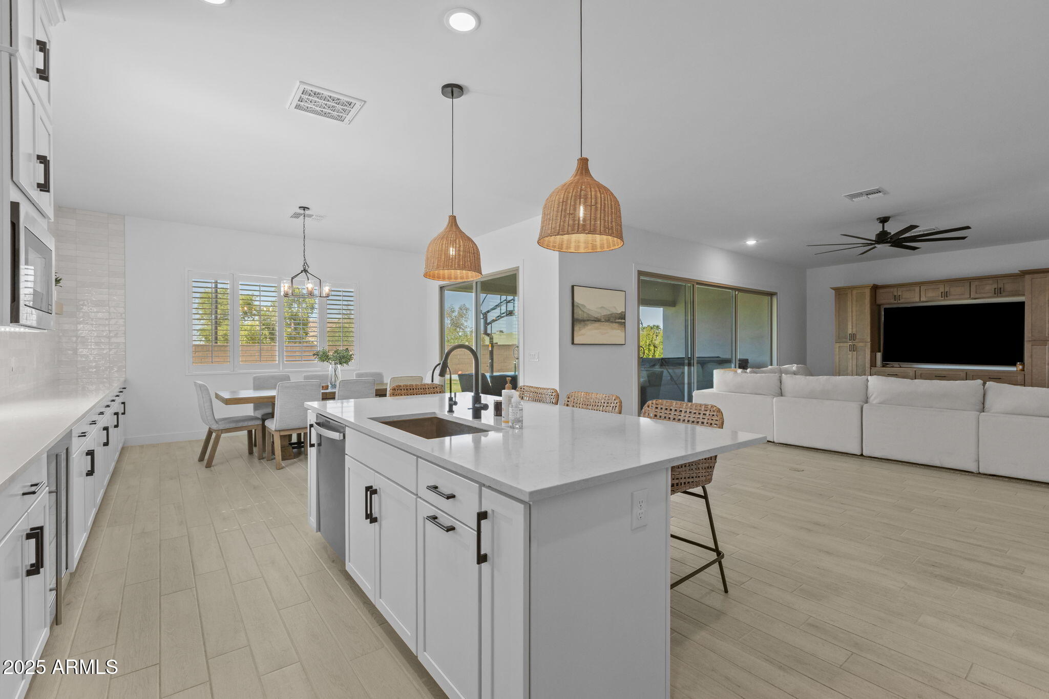 2914 E FLINTLOCK Drive