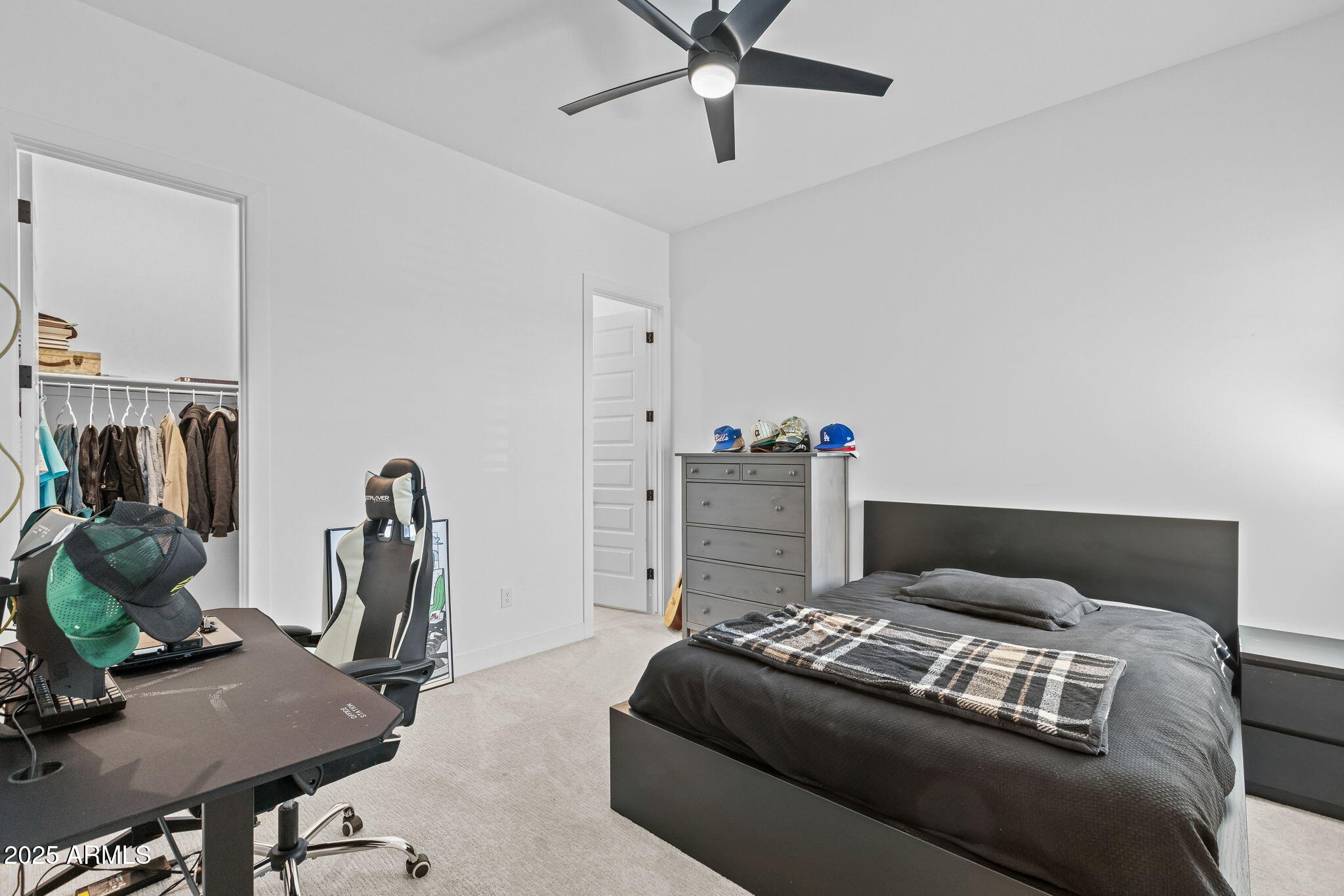 2914 E FLINTLOCK Drive