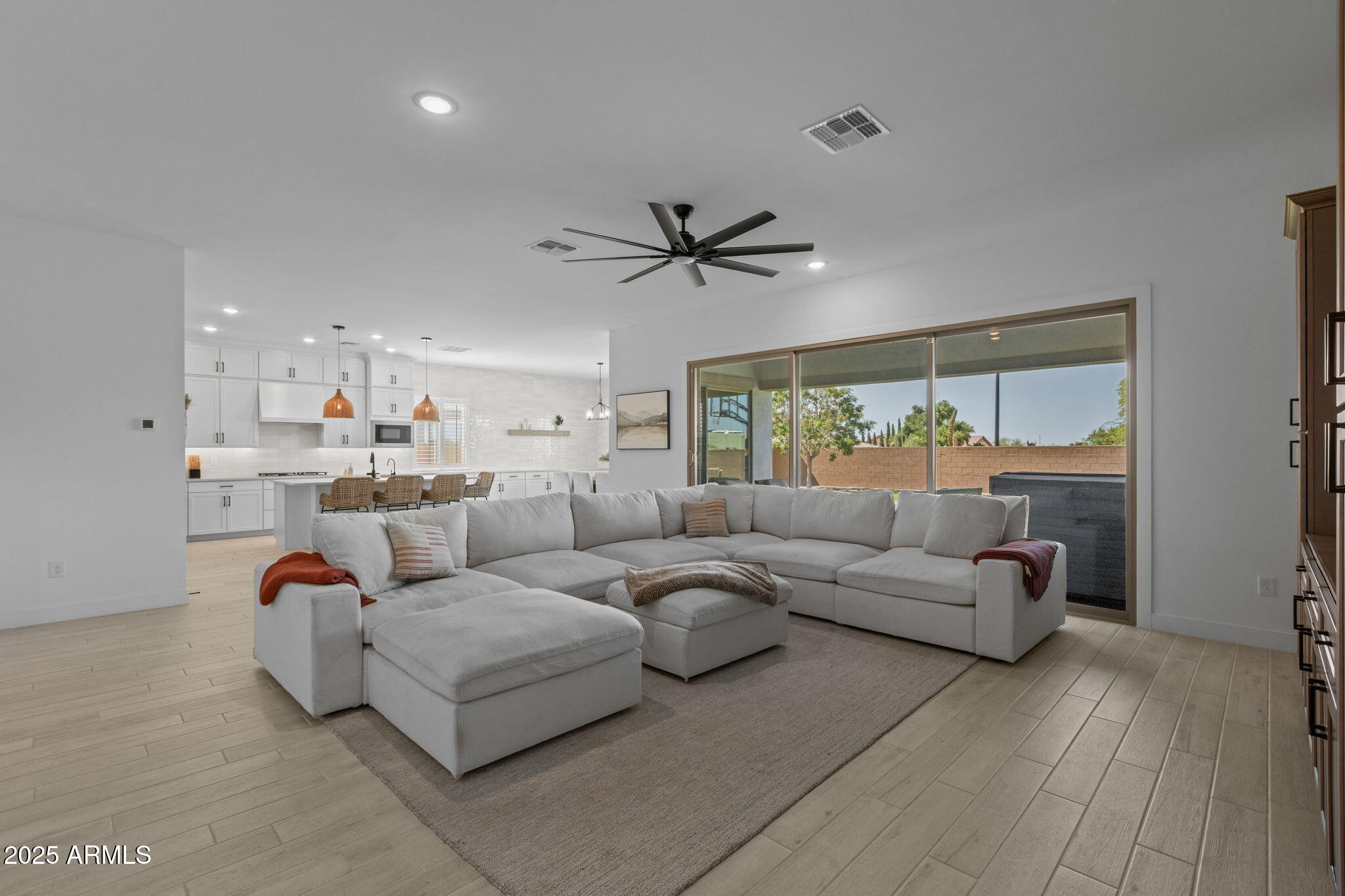 2914 E FLINTLOCK Drive