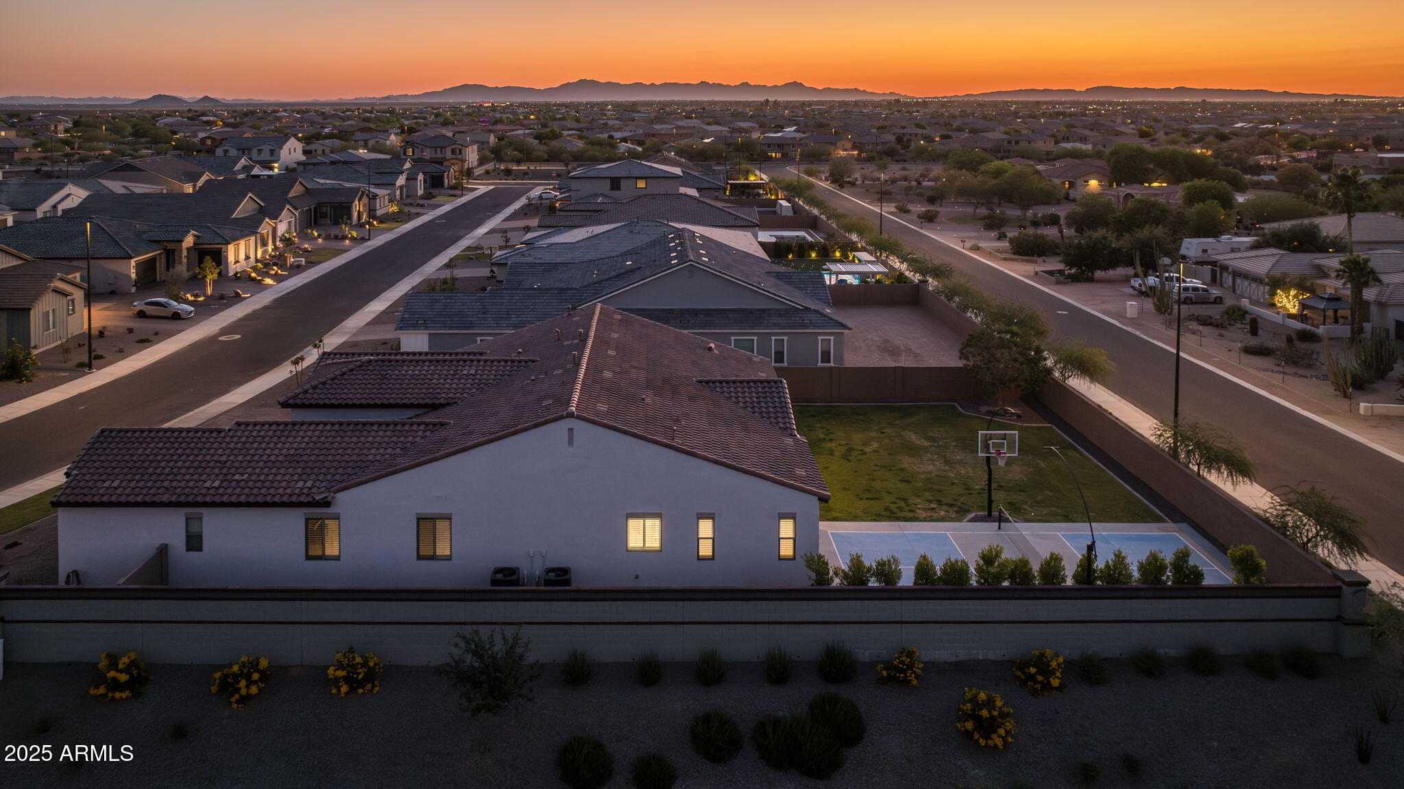 2914 E FLINTLOCK Drive