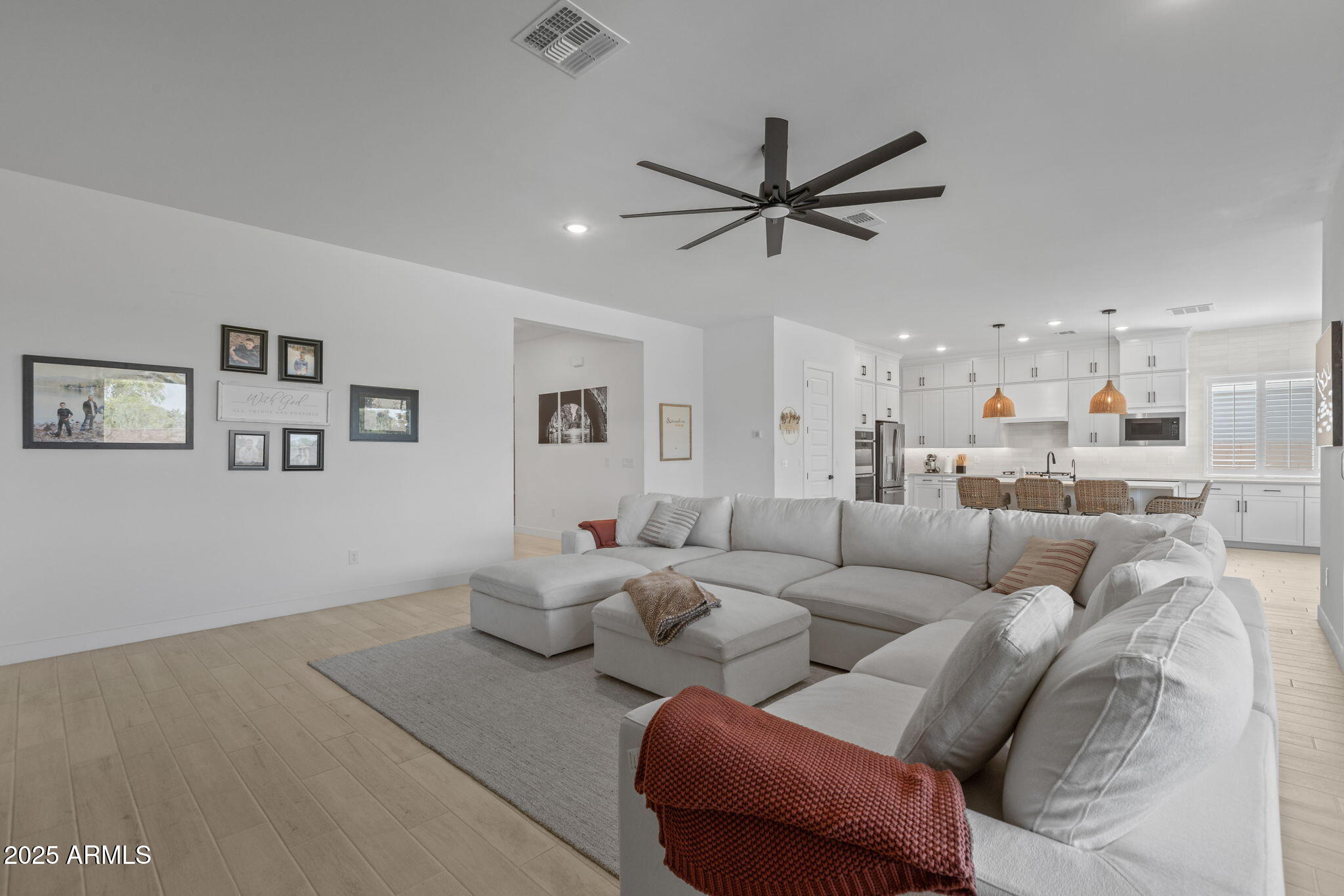 2914 E FLINTLOCK Drive