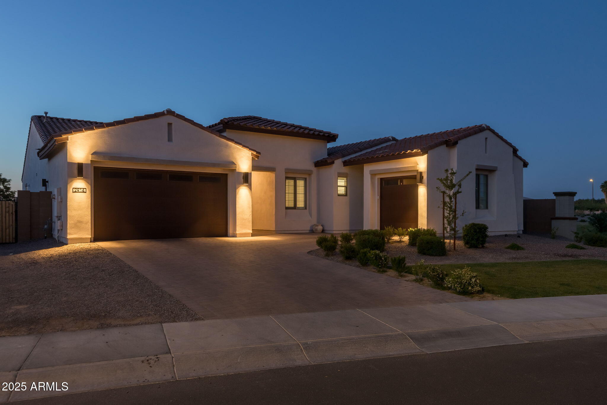 2914 E FLINTLOCK Drive