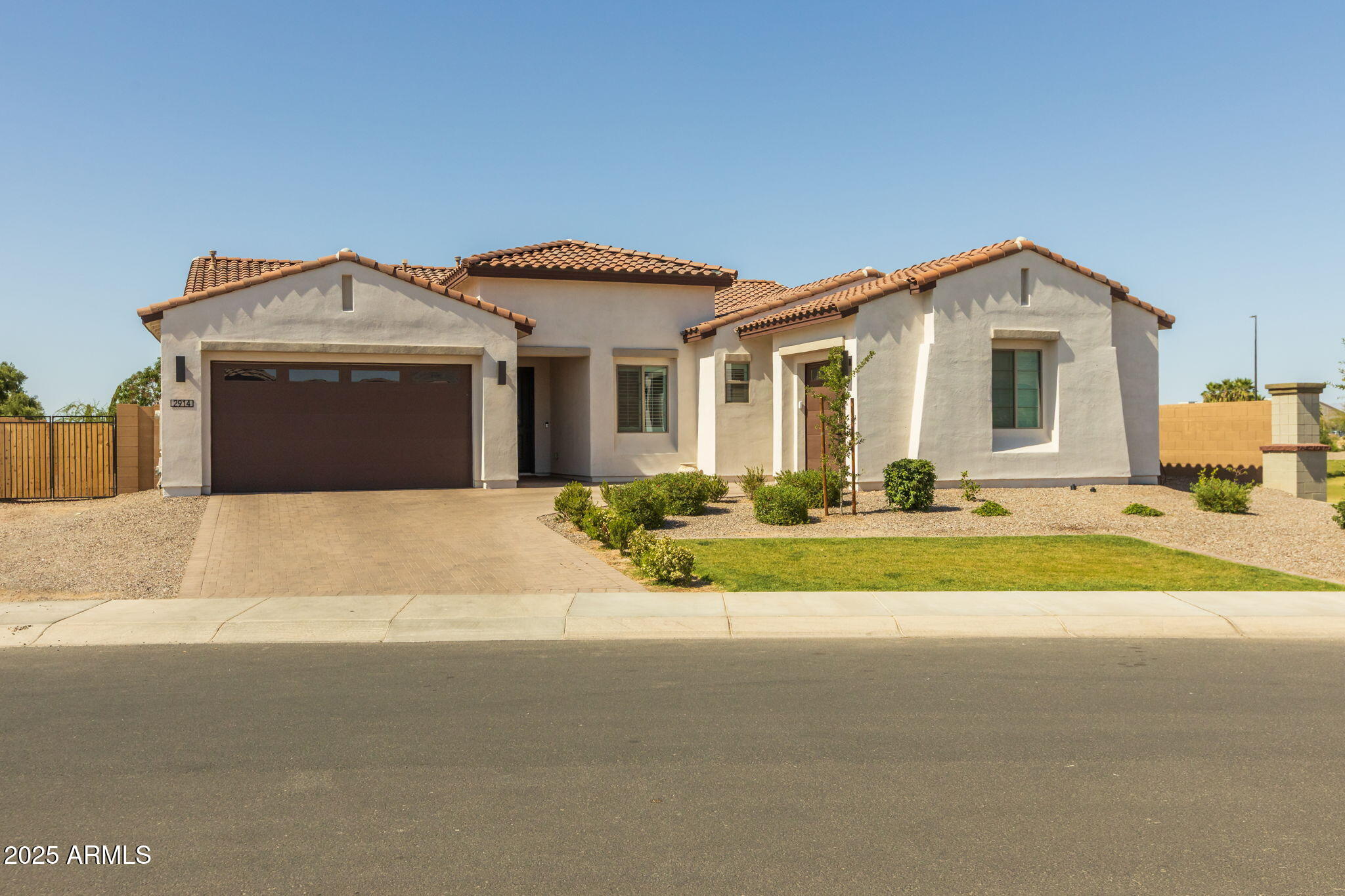 2914 E FLINTLOCK Drive