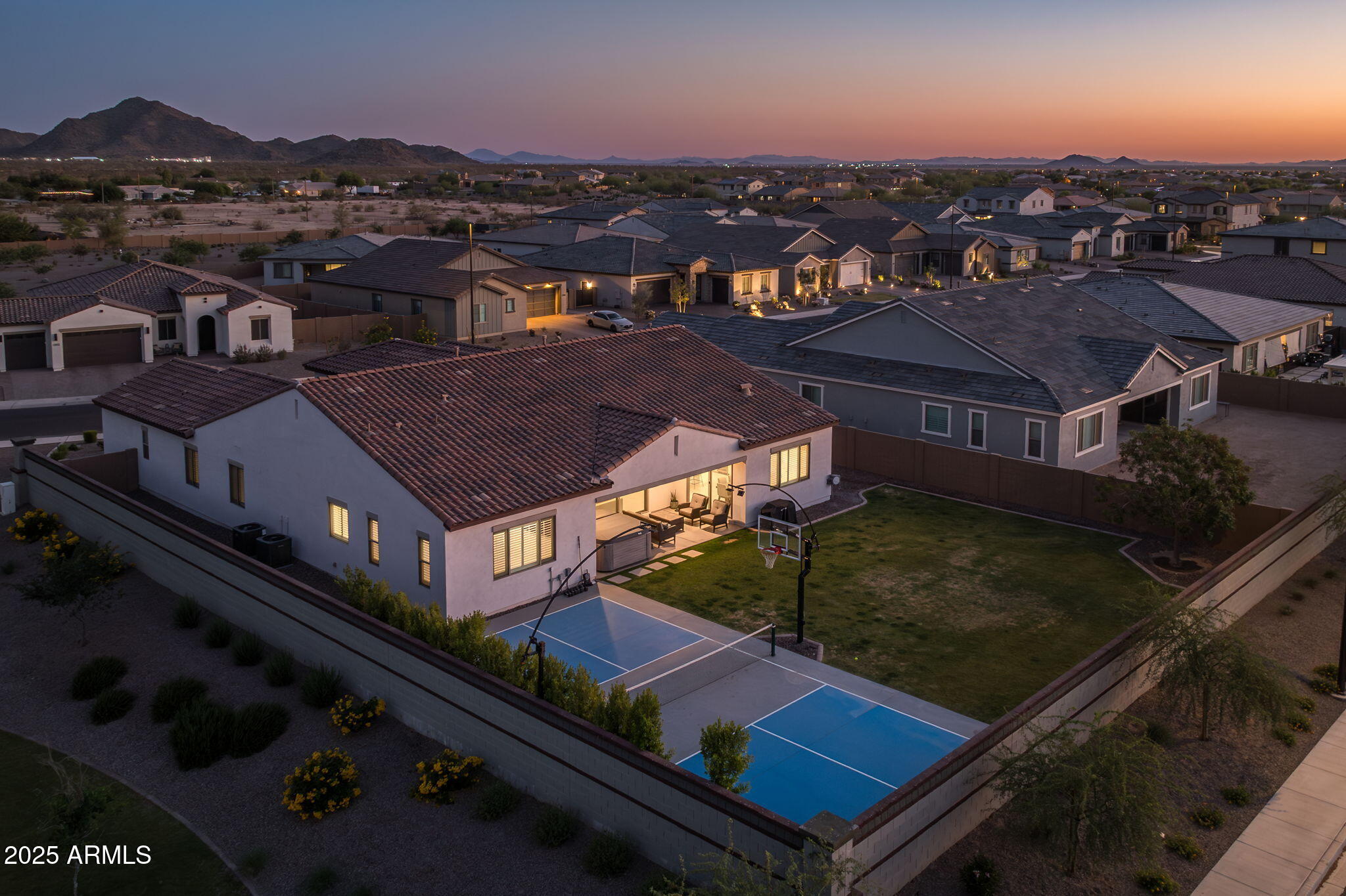 2914 E FLINTLOCK Drive