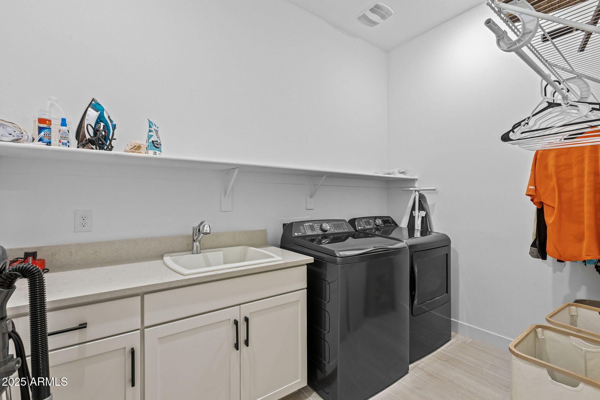 2914 E FLINTLOCK Drive