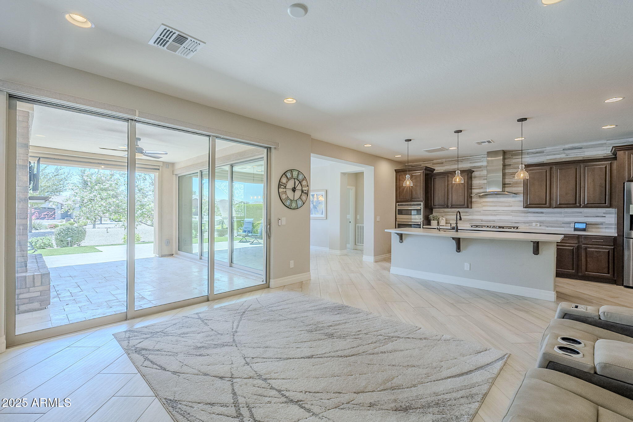 841 E FARMERS Lane