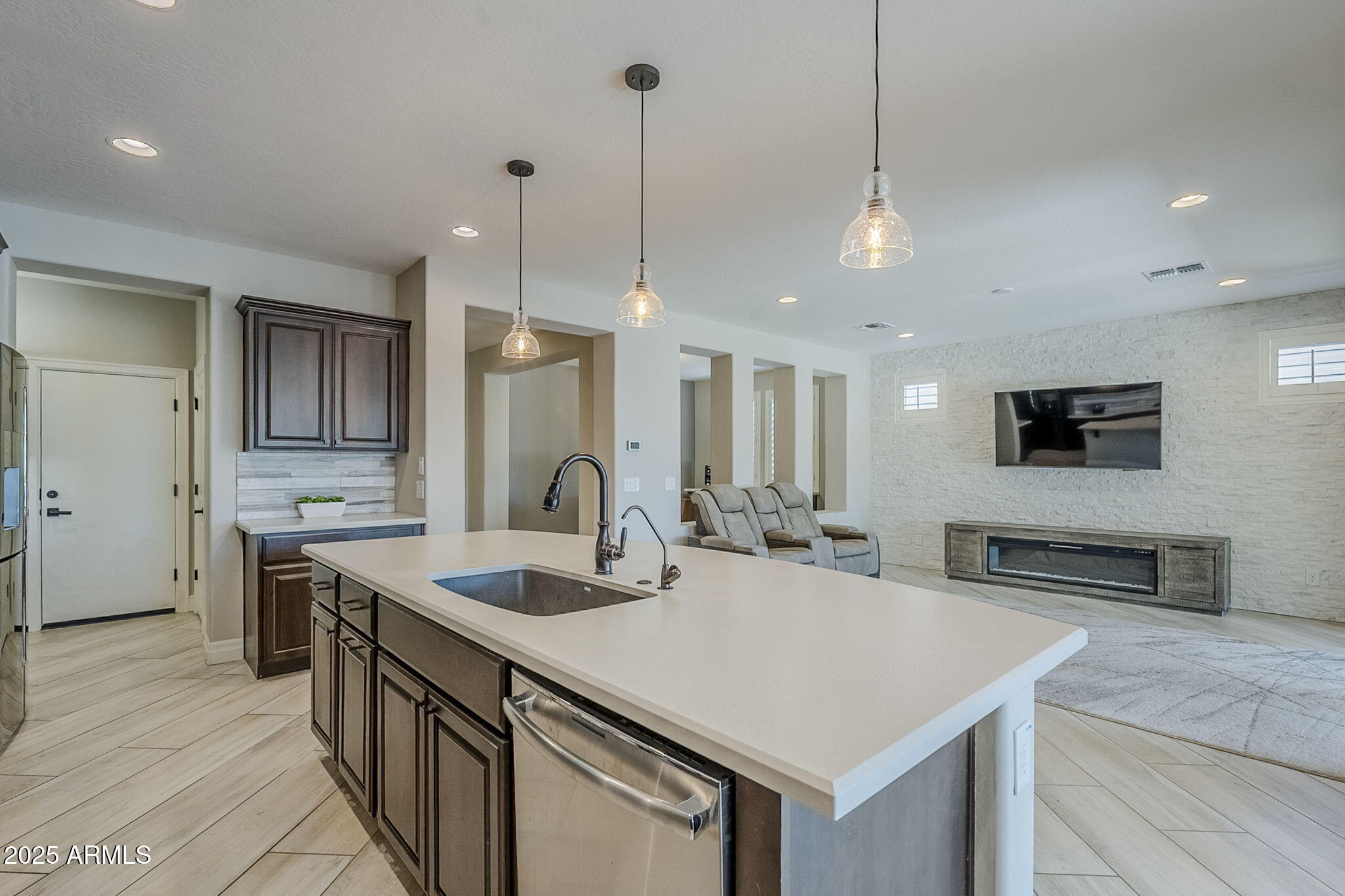 841 E FARMERS Lane